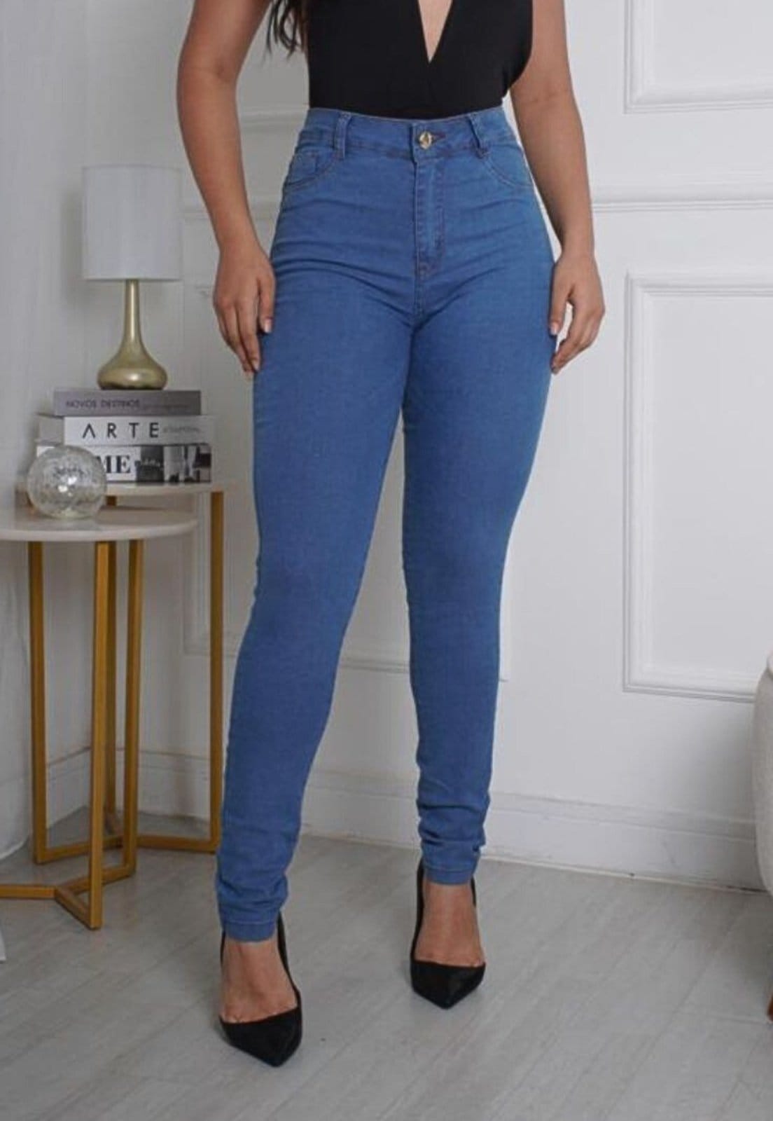 Vista principal Calça Jeans Skinny Feminina Cintura Alta com Elastano Lavagem Clara ED E A E JEANS azul