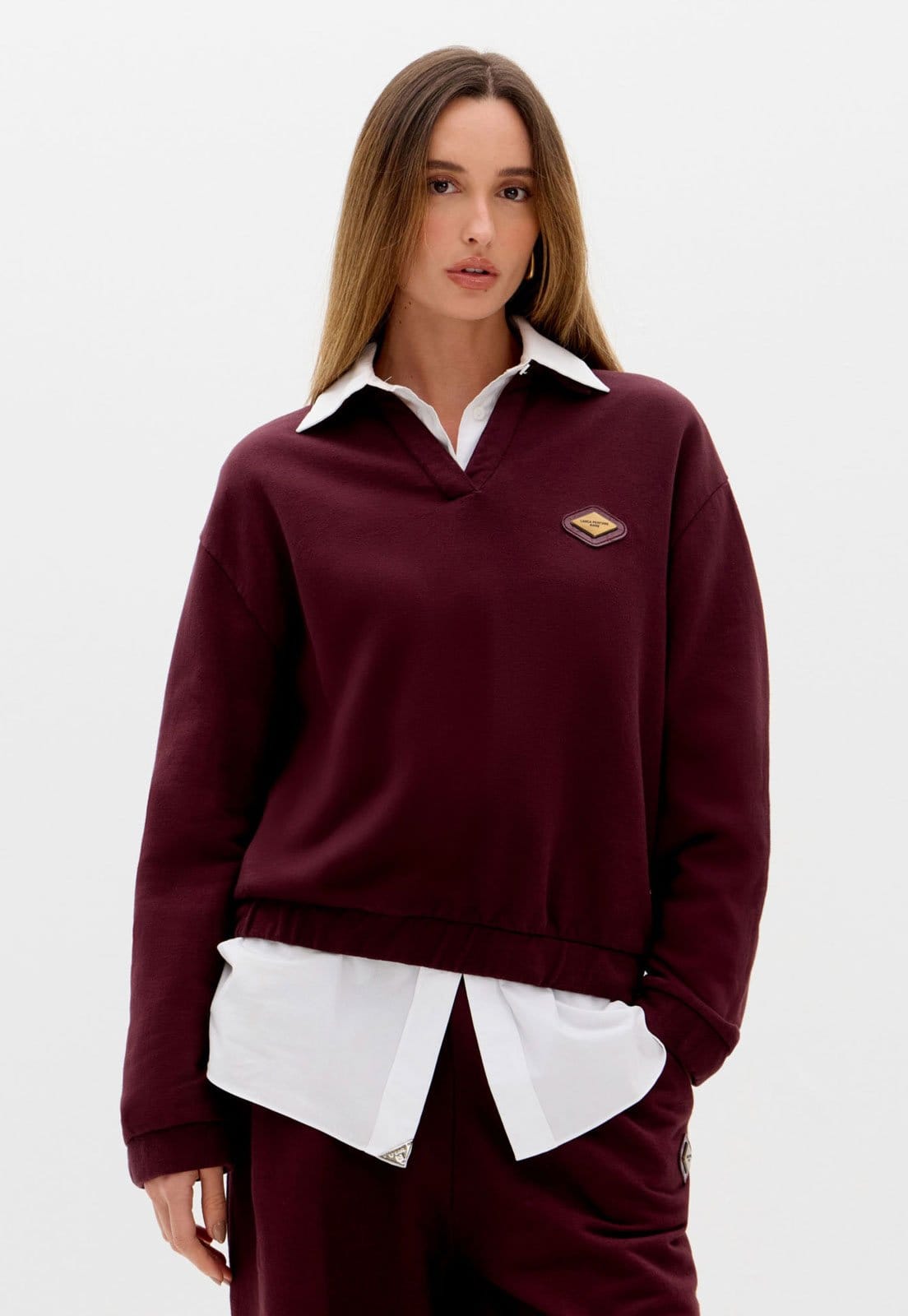 Vista principal Blusa de Moletom Feminina Lança Perfume Gola Chemise Lança Perfume vinho