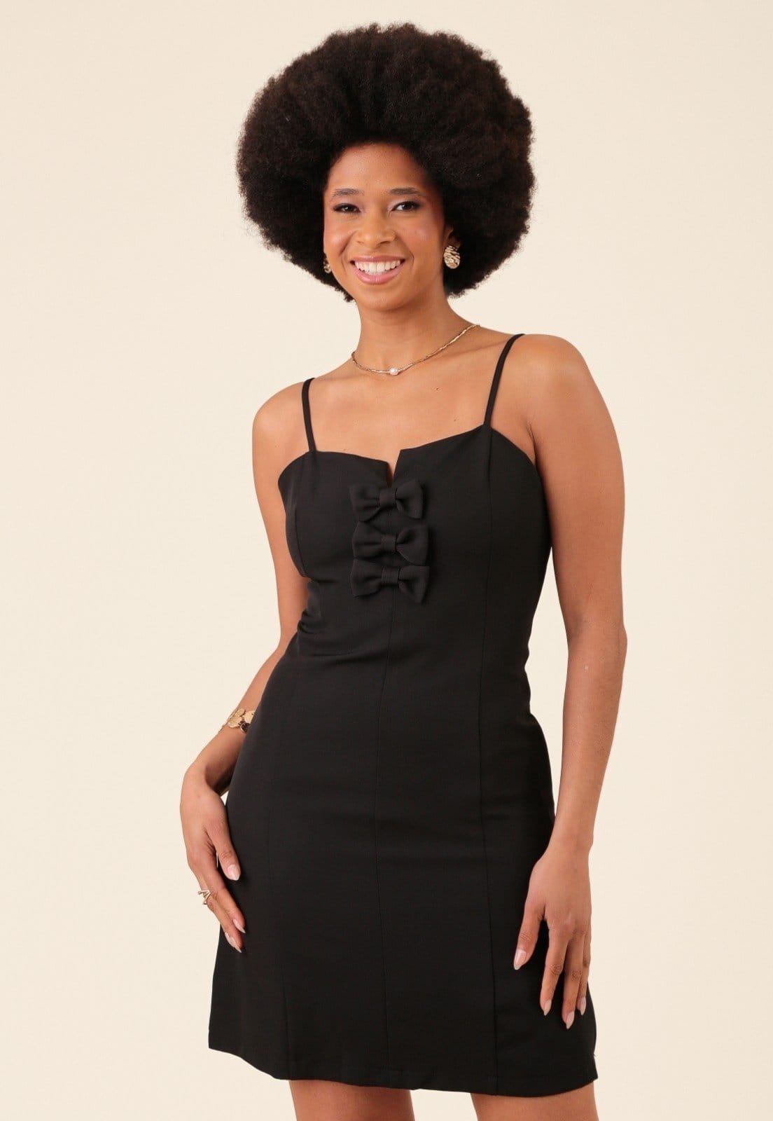 Vista 2 Vestido Curto Pop Me Em Alfaiataria Crepe Com Laços Pop Me preto