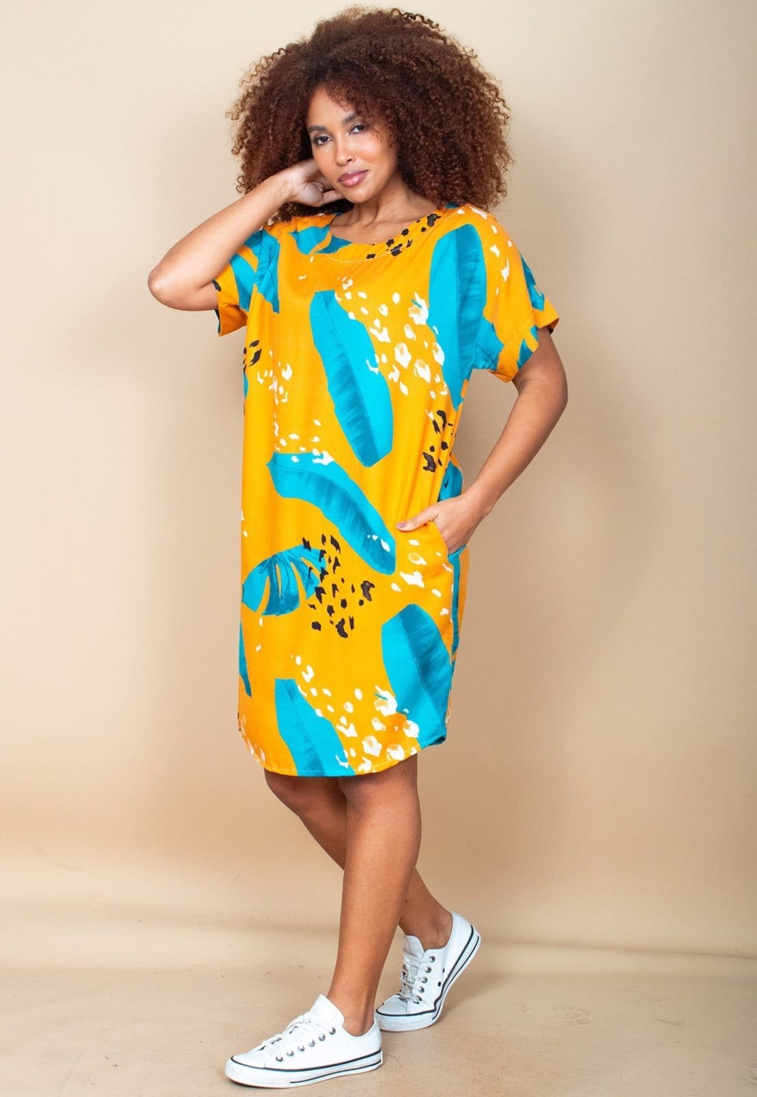 Vista 2 Vestido Curto Cabanafree Viscose com Bolso Estampa Aurora Botânica Cabanafree azul/estampado/preto