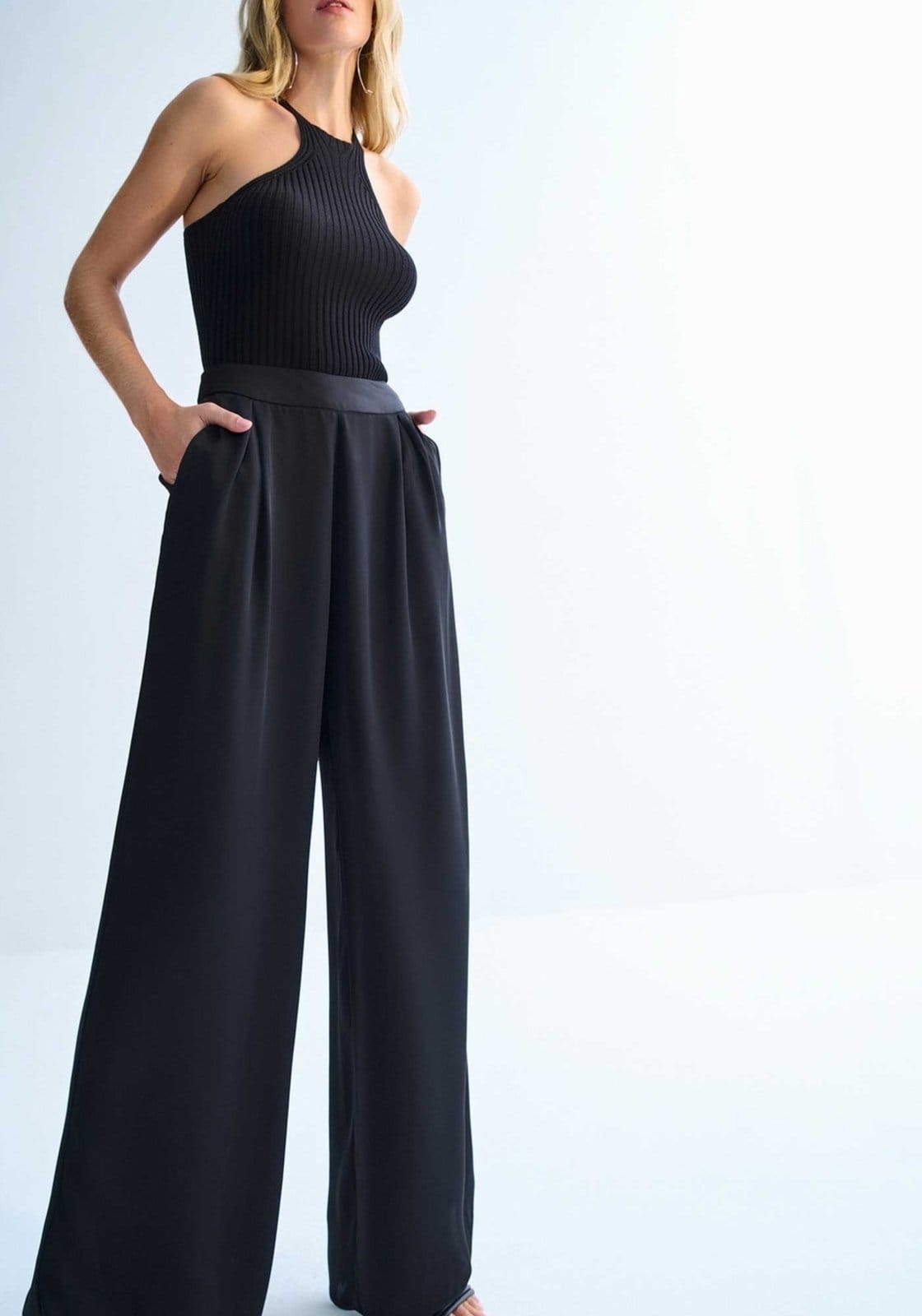 Vista 2 Calça Reta Alfaiataria Perolada com Bolsos Lez a Lez rosa