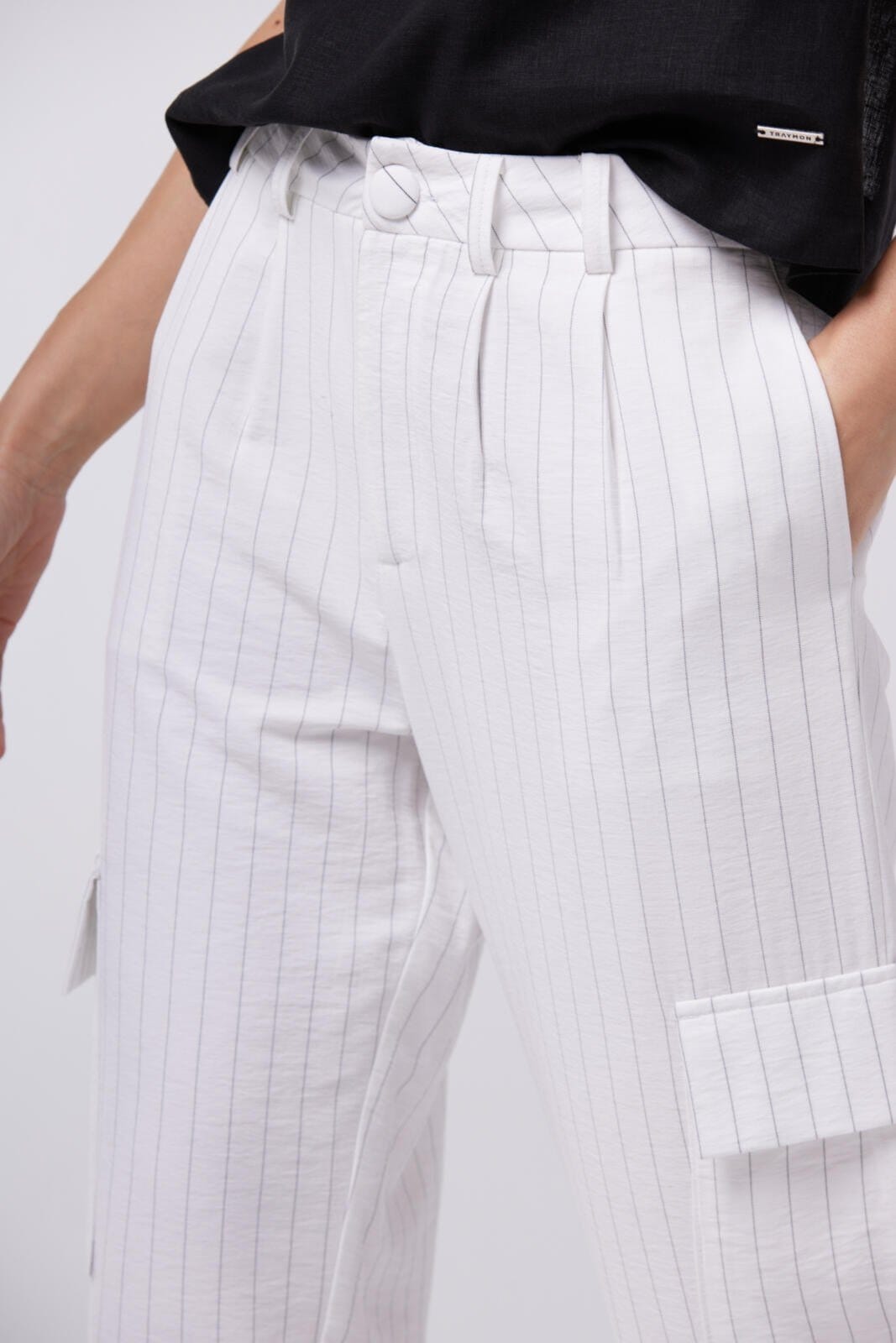 Vista 2 Calça Alfaiataria Traymon Risca De Giz Traymon branco