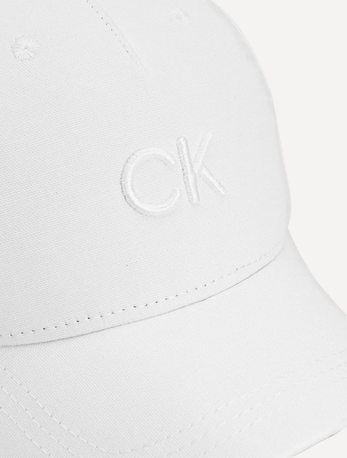 Vista 2 Boné Calvin Klein Masculino 5 Gomos CK Bordado Branco Calvin Klein azul marinho