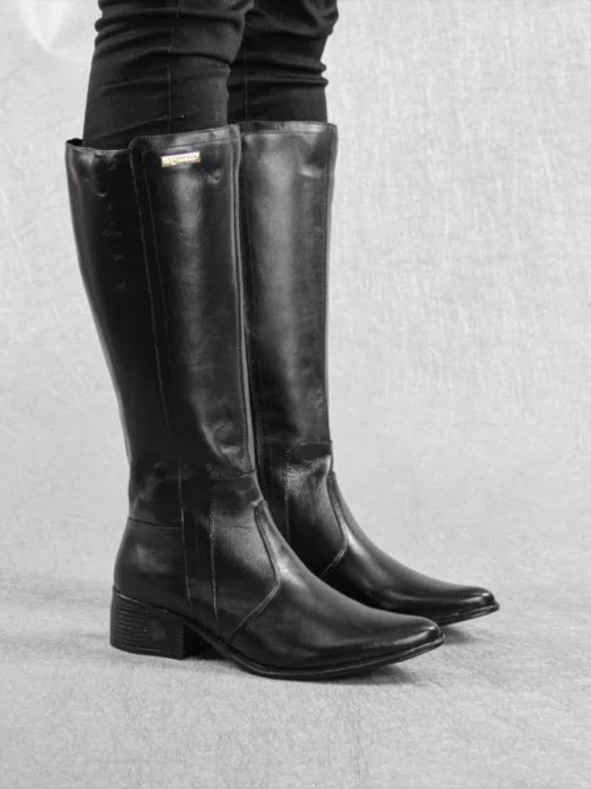 Vista principal Bota Montaria Feminina Wit Shoes Couro Legítimo Preta Wit Shoes preto wit