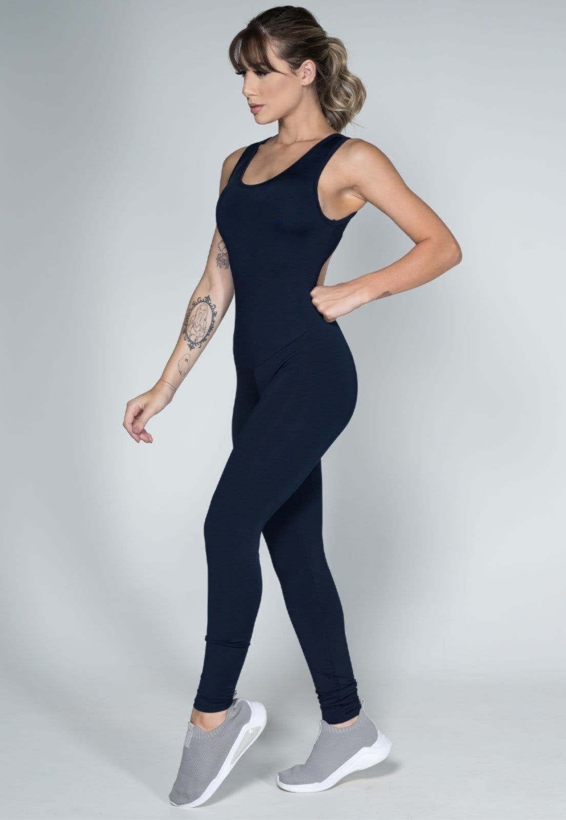 Vista 2 Macacão Feminino Vekyo Longo Carol Marinho VEKYO azul marinho