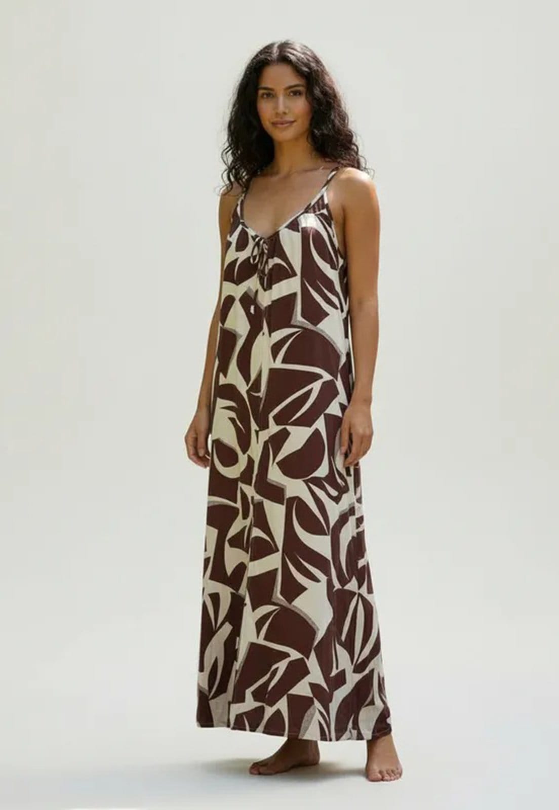 Vista principal Vestido Longo Cabanafree Caçuá Viscose Alça Fina Estampa Raízes Cabanafree estampado/marrom