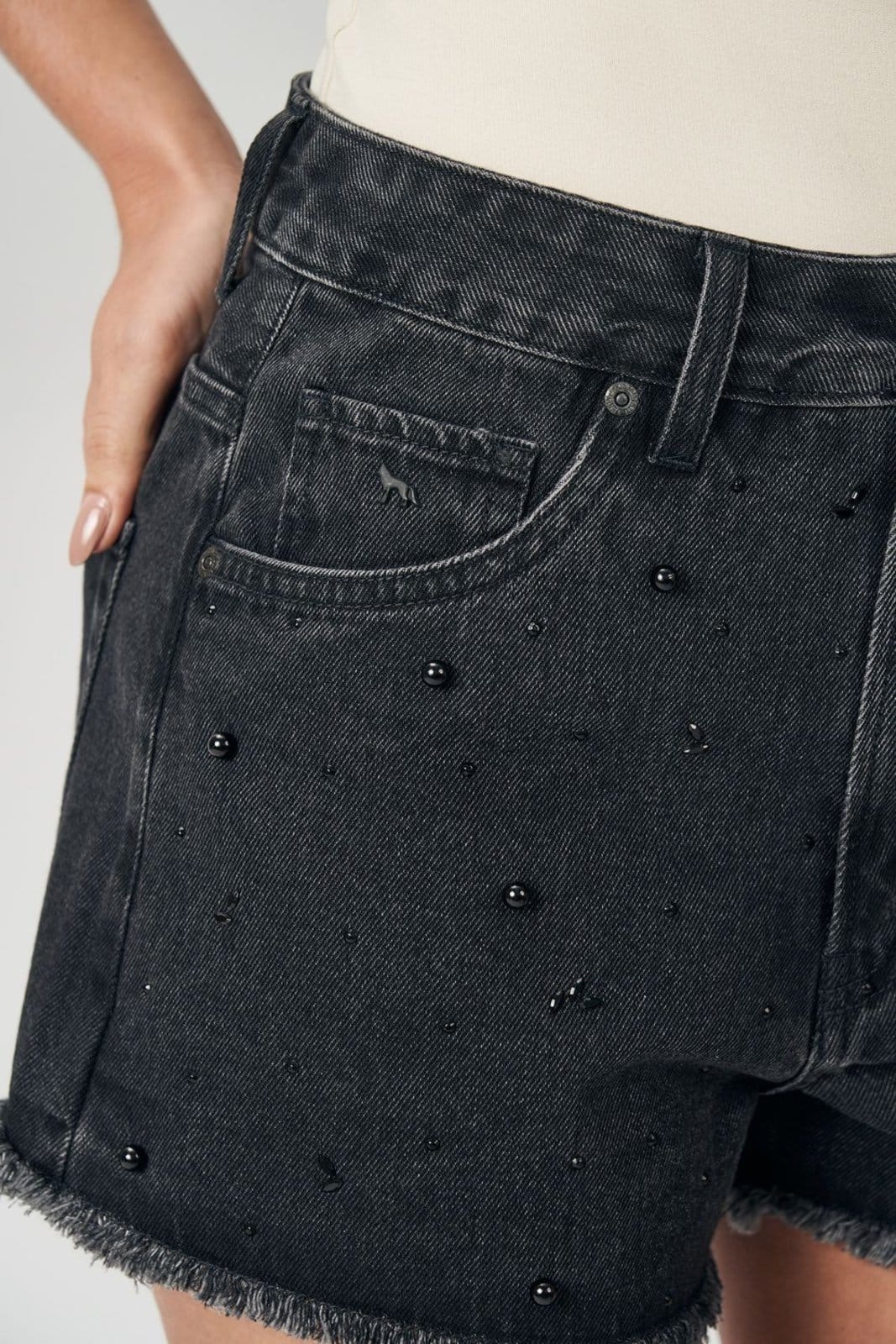 Vista 2 Short Boyfriend Aplicações Feminino Acostamento ACT FEMININO jeans