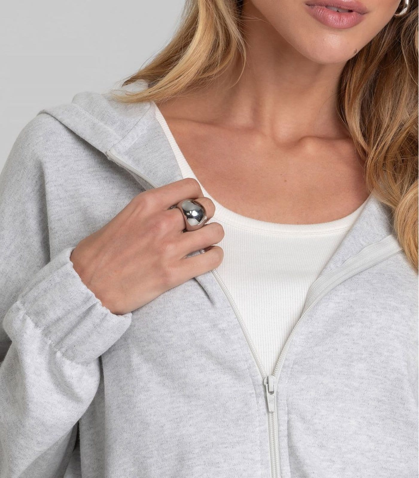 Vista 2 Jaqueta com Capuz Feminino em Suedine Dianna Dianna cinza