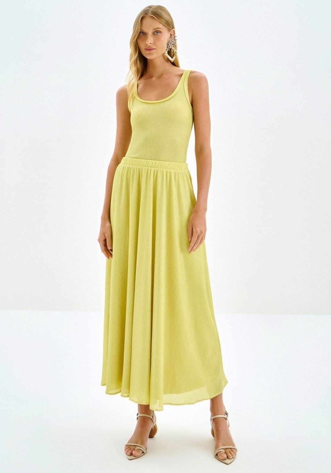 Saia Midi Evasê Canelada com Brilho