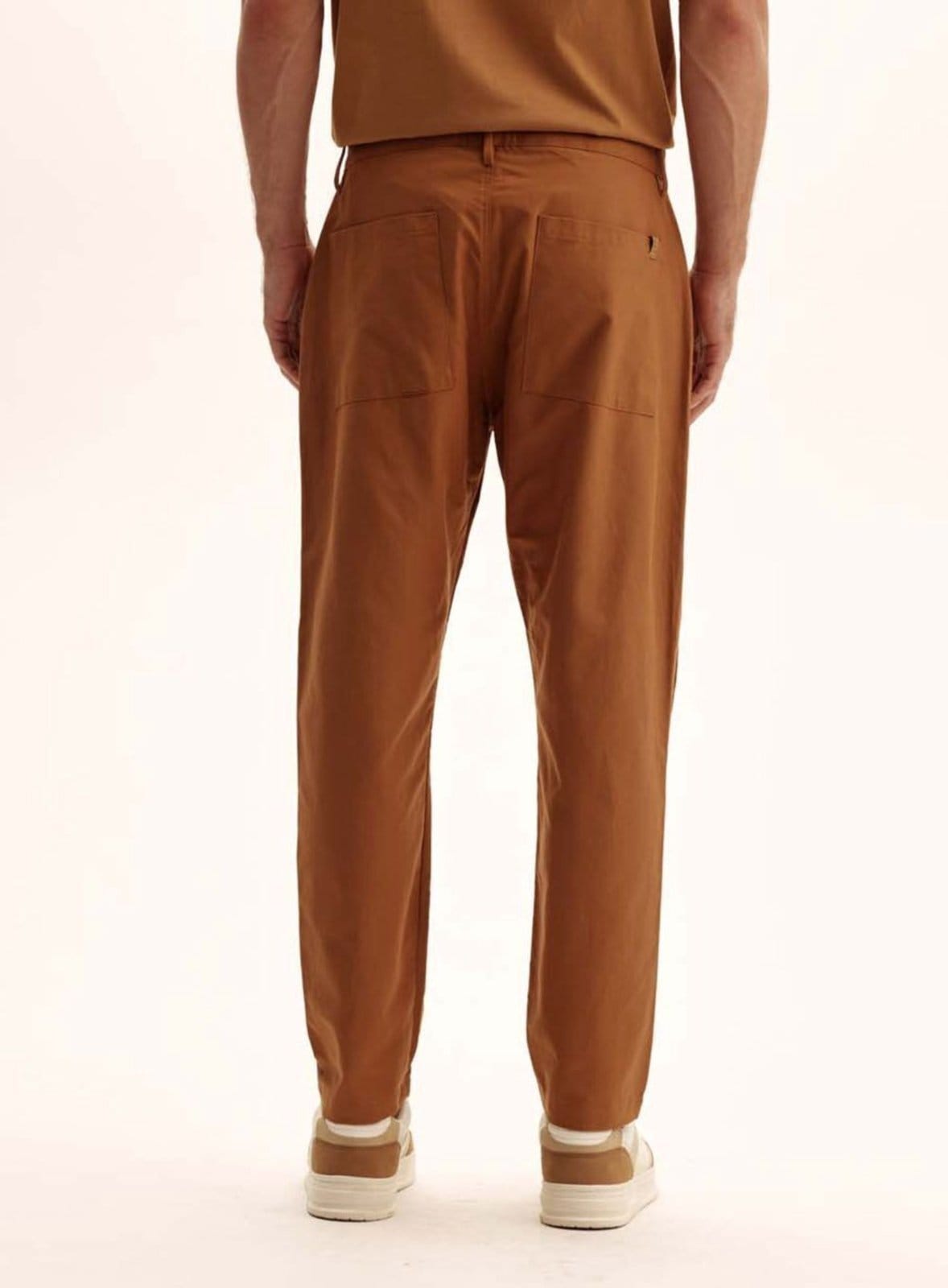 Vista 2 Calça Alfaiataria Reta Harry Triton Evermore Triton marrom