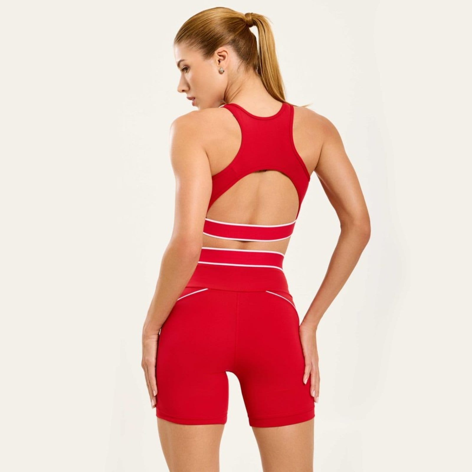 Vista 2 Short Epic Dedo de Moça Poliamida Donna Carioca vermelho