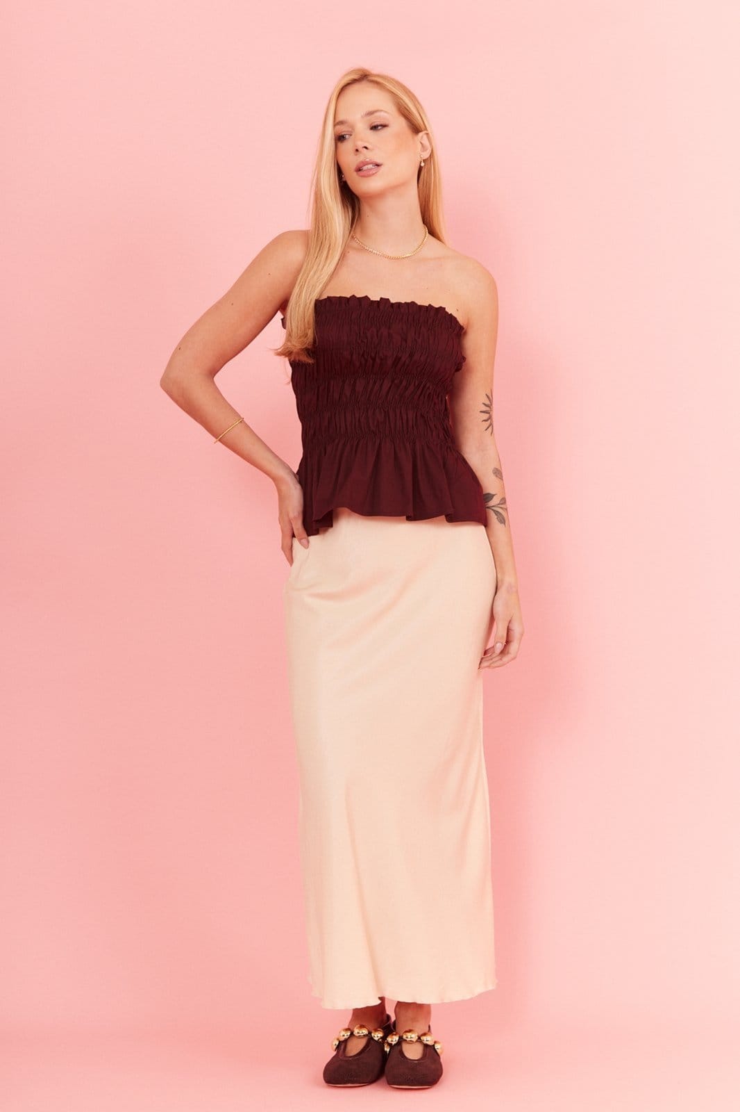 Vista 2 Saia In Love Midi de Cetim Paola Off White In Love off-white white