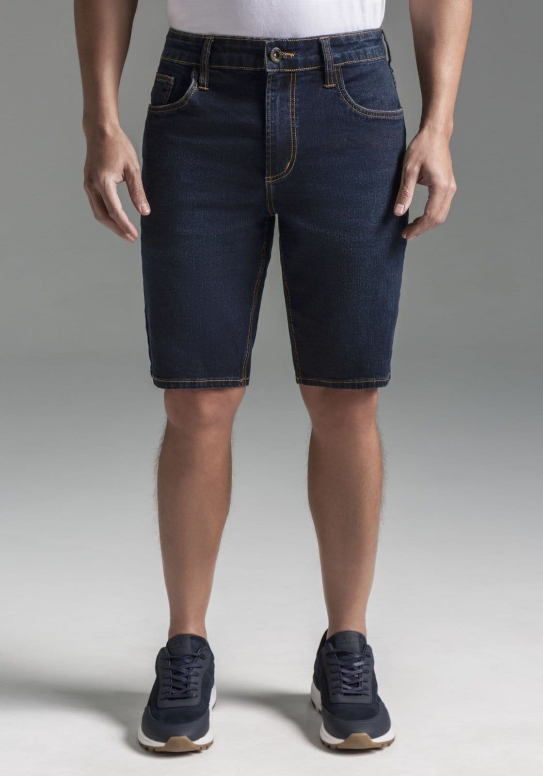 Bermuda Masculina Reta Escura