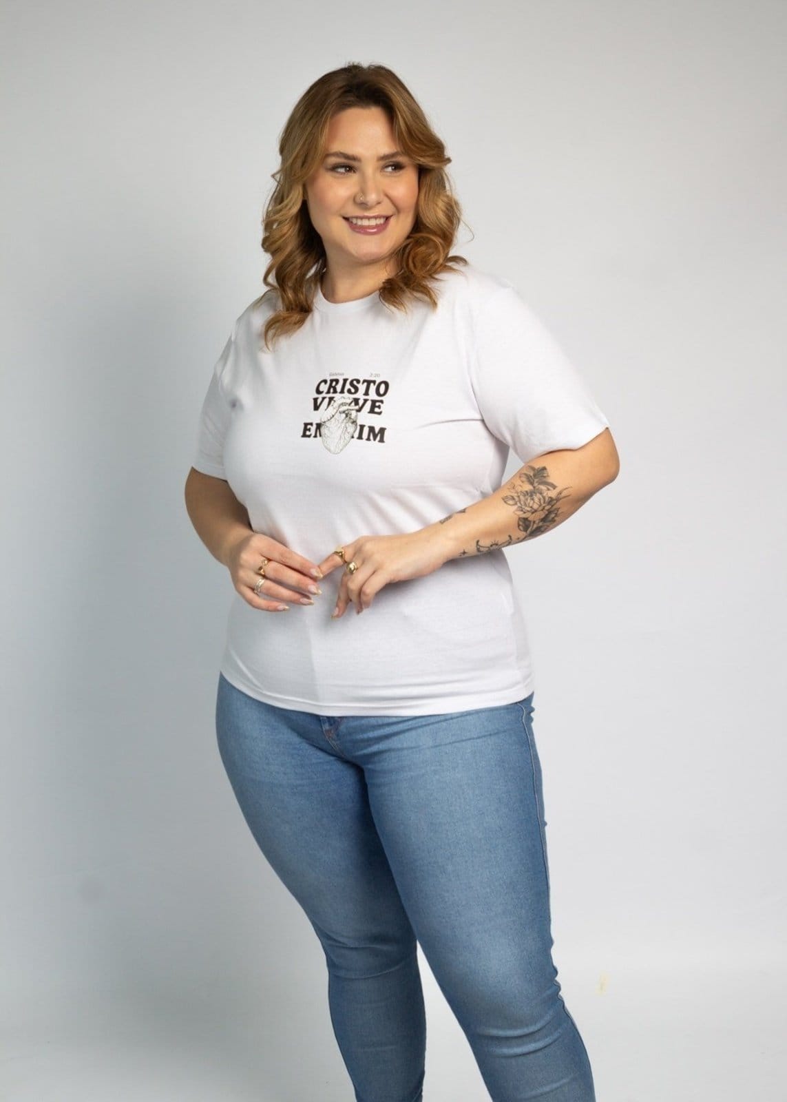 T-shirt Feminina Cianitas Branca Estampa Cristo