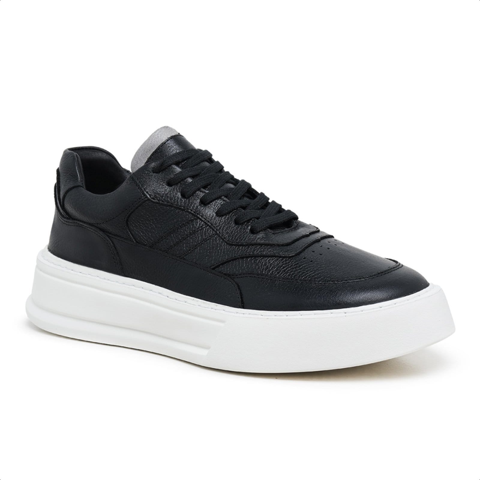 Sapatênis em Couro Malbork com sola Branca 028500PB