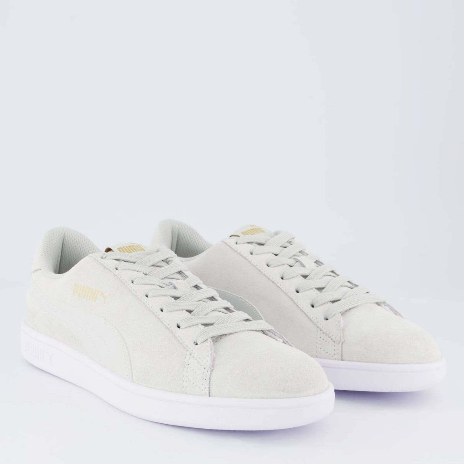 Vista 2 Tênis Puma Smash V2 BDP Claro Puma cinza