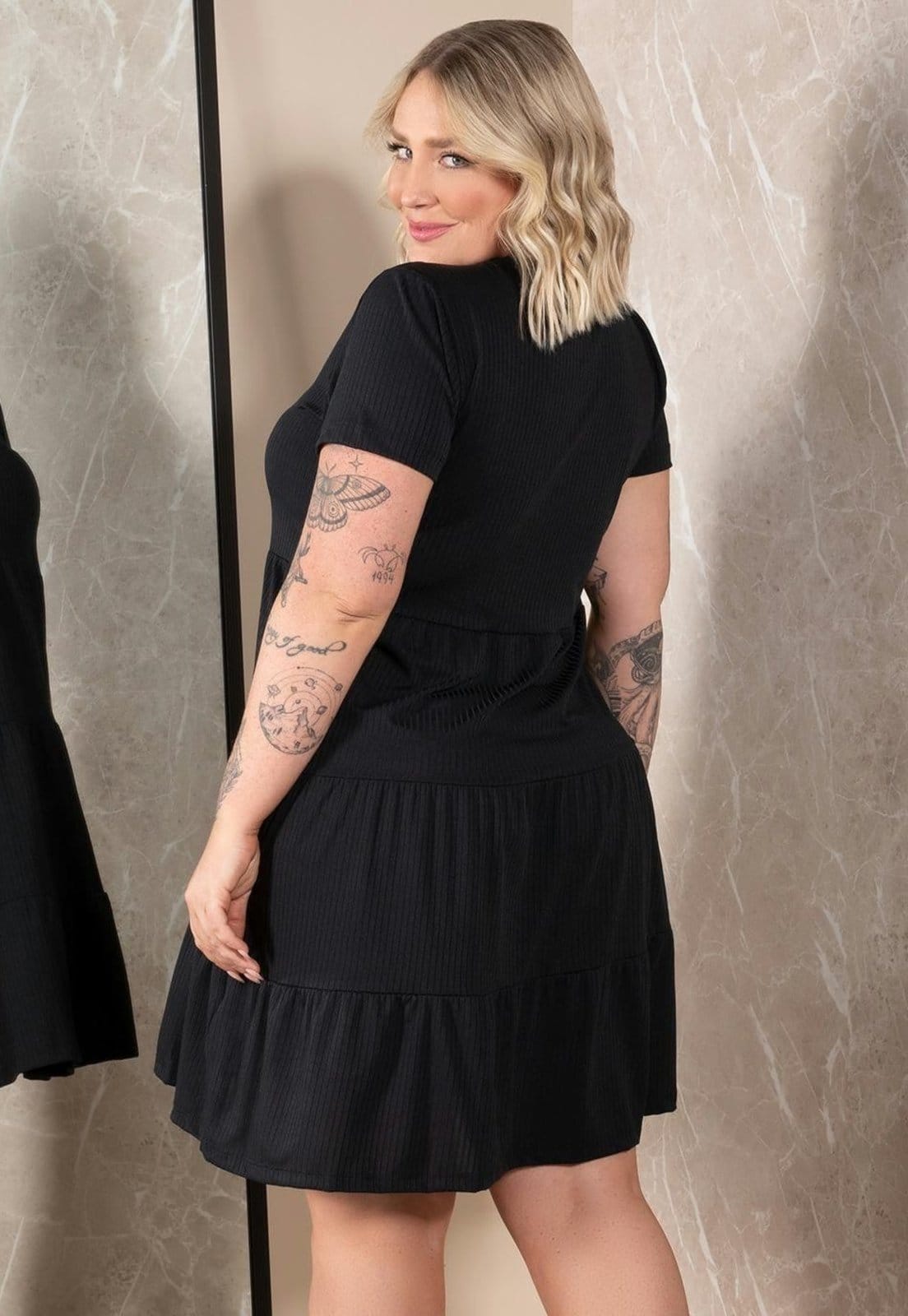 Vista 2 Vestido Com Camadas Quintess preto