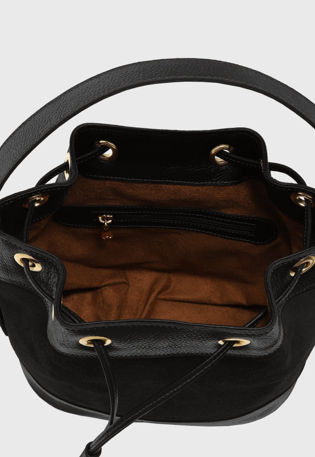 Vista 2 Bolsa Bucket Transversal Couro Mariart Chia Preta Suede Mariart preto