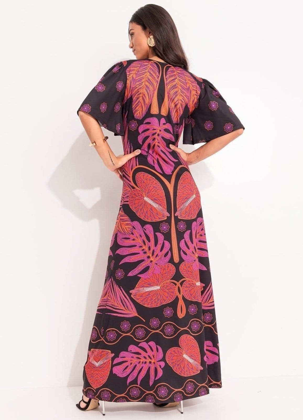 Vista 2 Vestido Malha Fria Folhagens Barrada Colorido Quintess preto