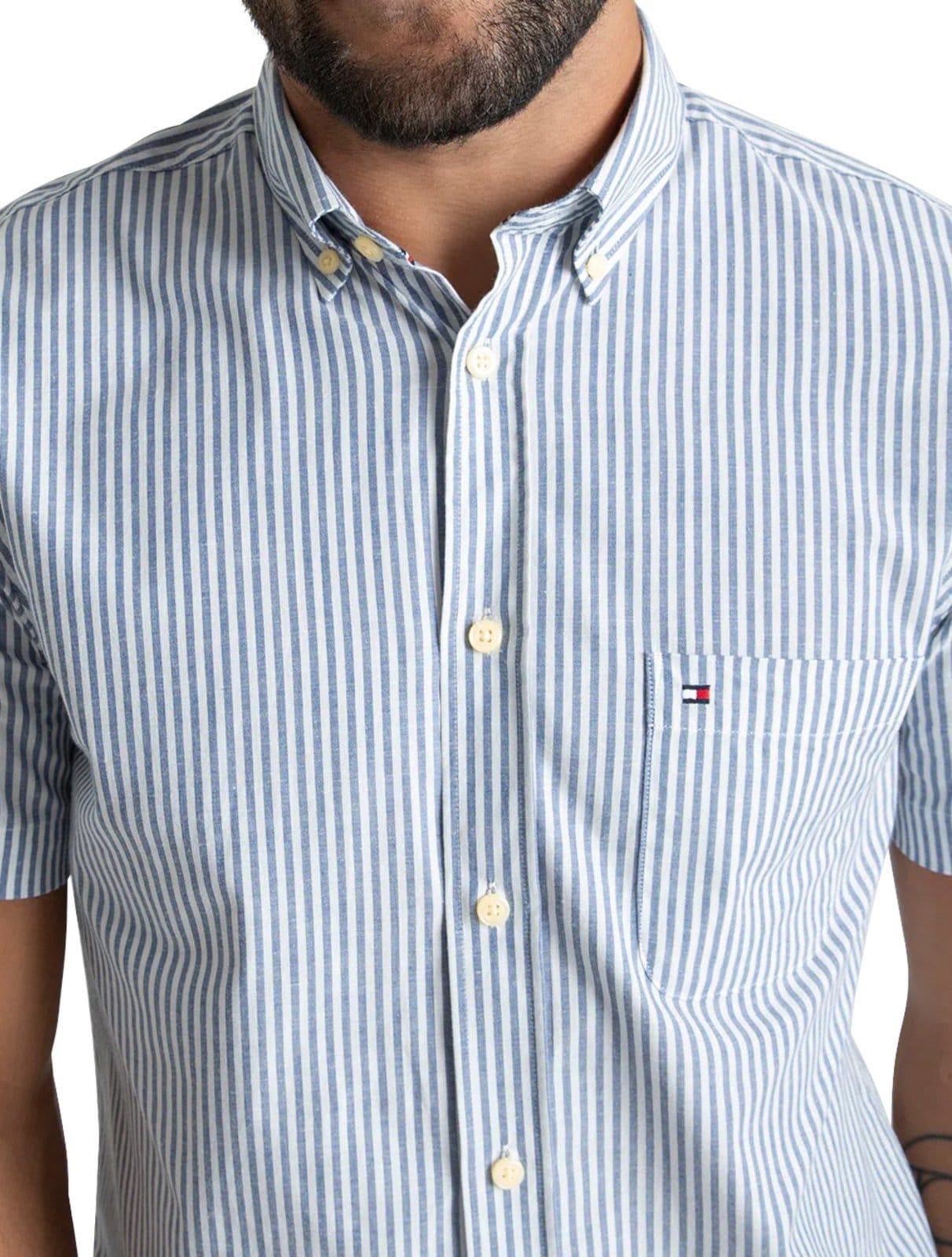 Vista 2 Camisa Tommy Hilfiger Masculina Manga Curta Regular Listrada Oxford édio Tommy Hilfiger azul