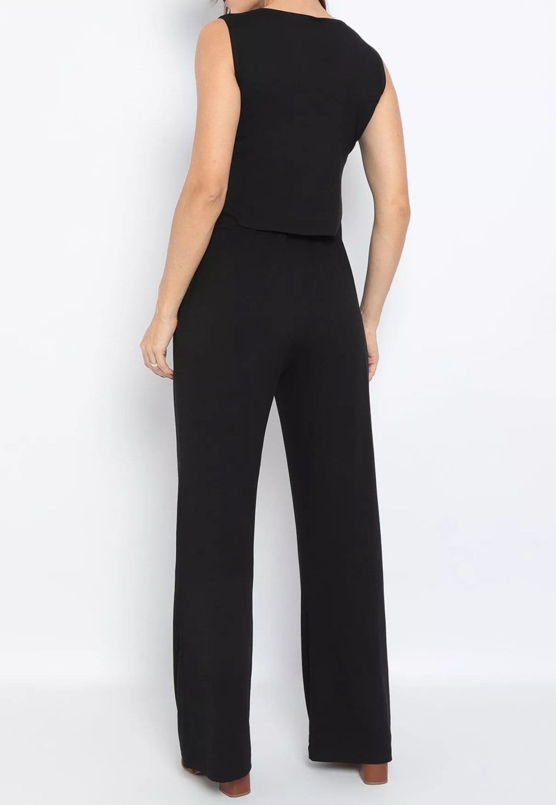 Vista 2 Conjunto Maria Paes Calça e Regata Maria Paes preto