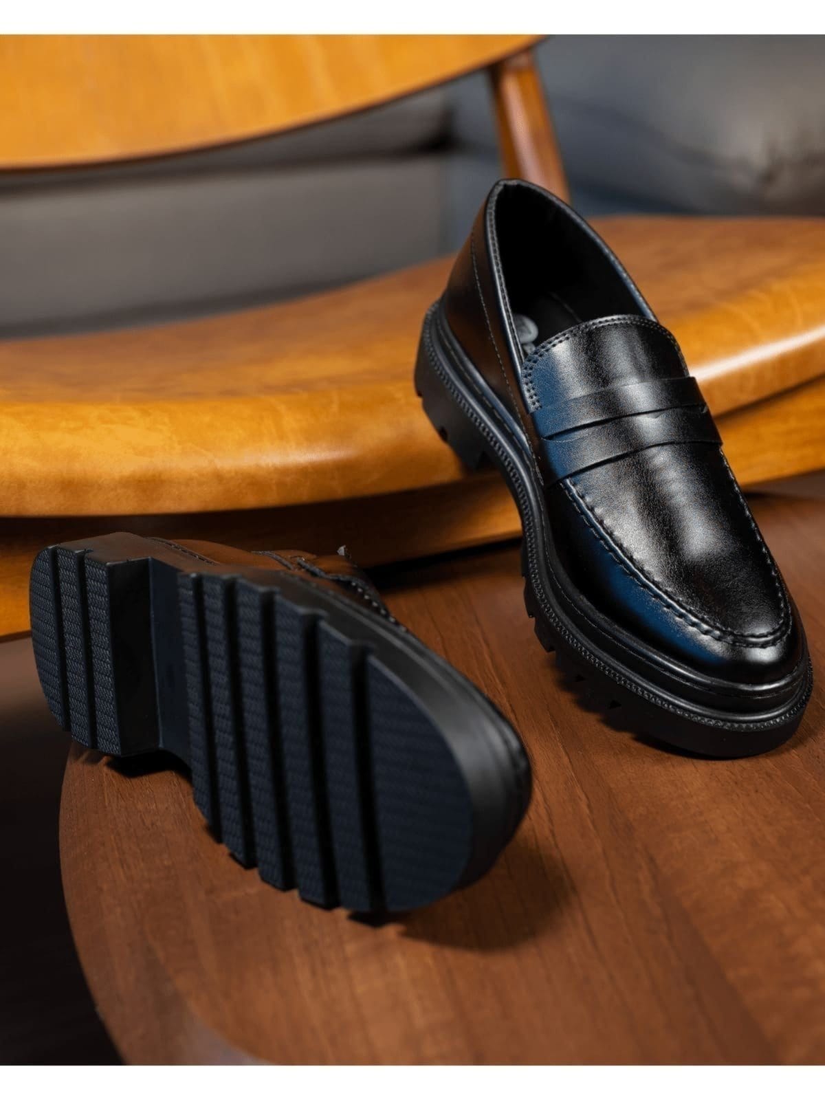 Vista 2 Sapato Social Masculino Casual Mocassim Costurado Piettro Trabalho Eventos Confortável THEZB preto