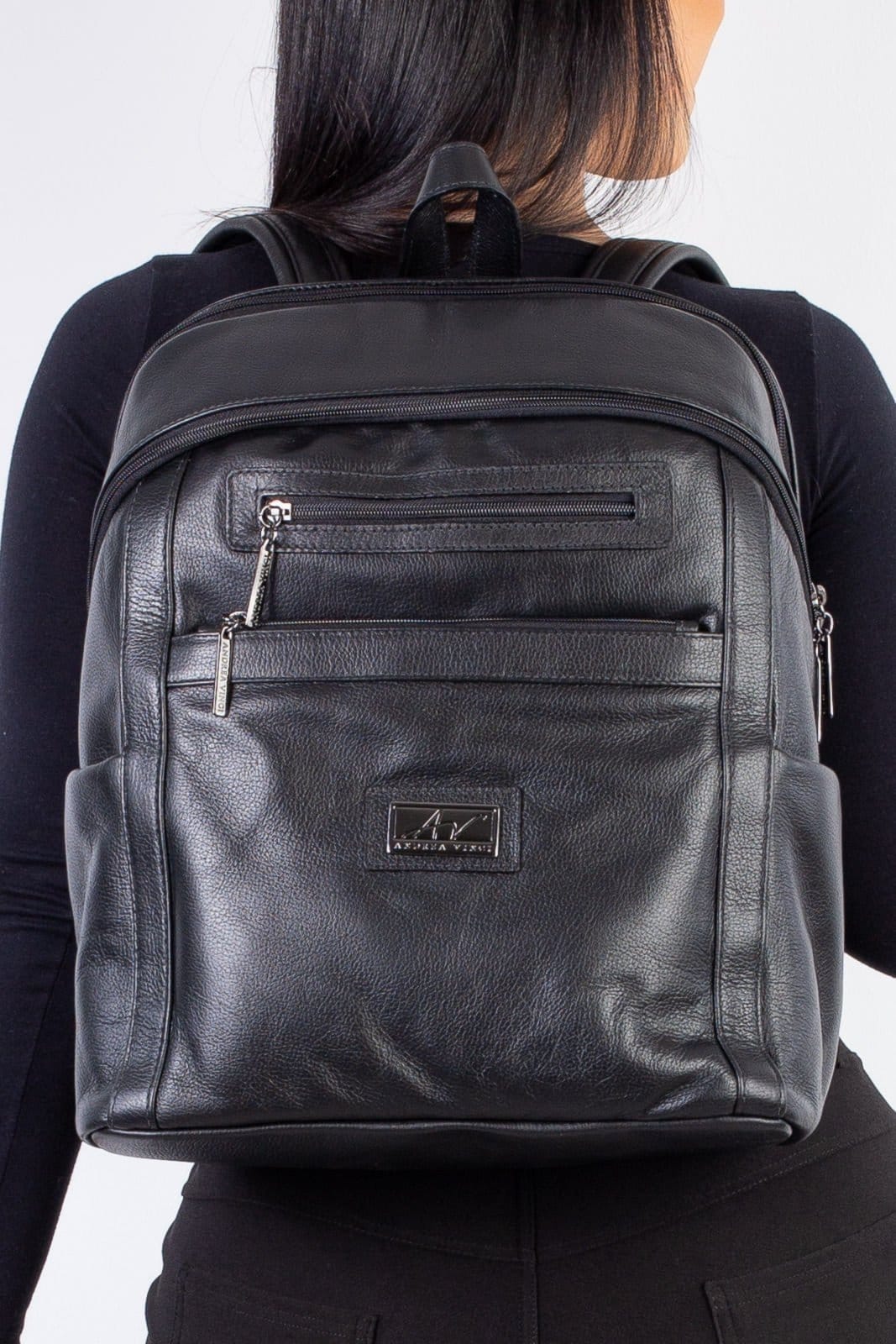 Mochila grande de couro liso metais grafite Marcela