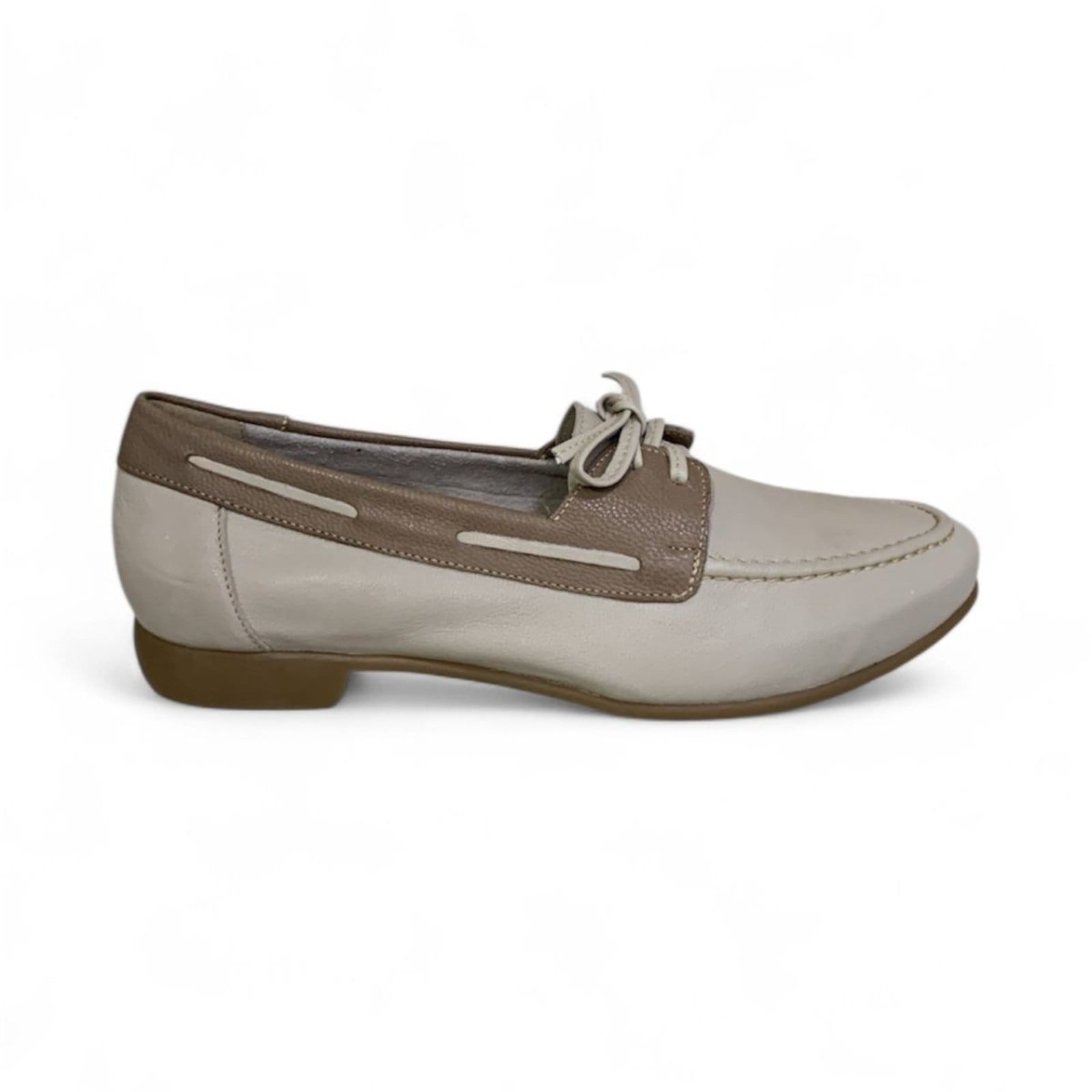 Mocassim Feminino Moscardini em Couro Laço 240930 Off Whithe e Caqui