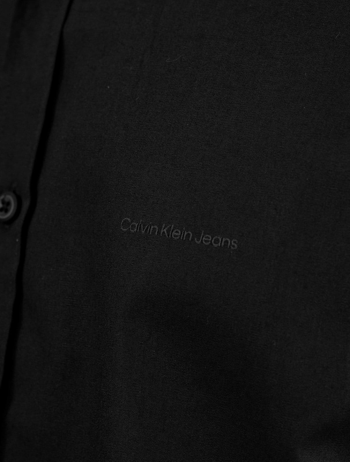 Vista 2 Camisa Calvin Klein Jeans Masculina Regular Plain Dark Logo Preta Calvin Klein preto