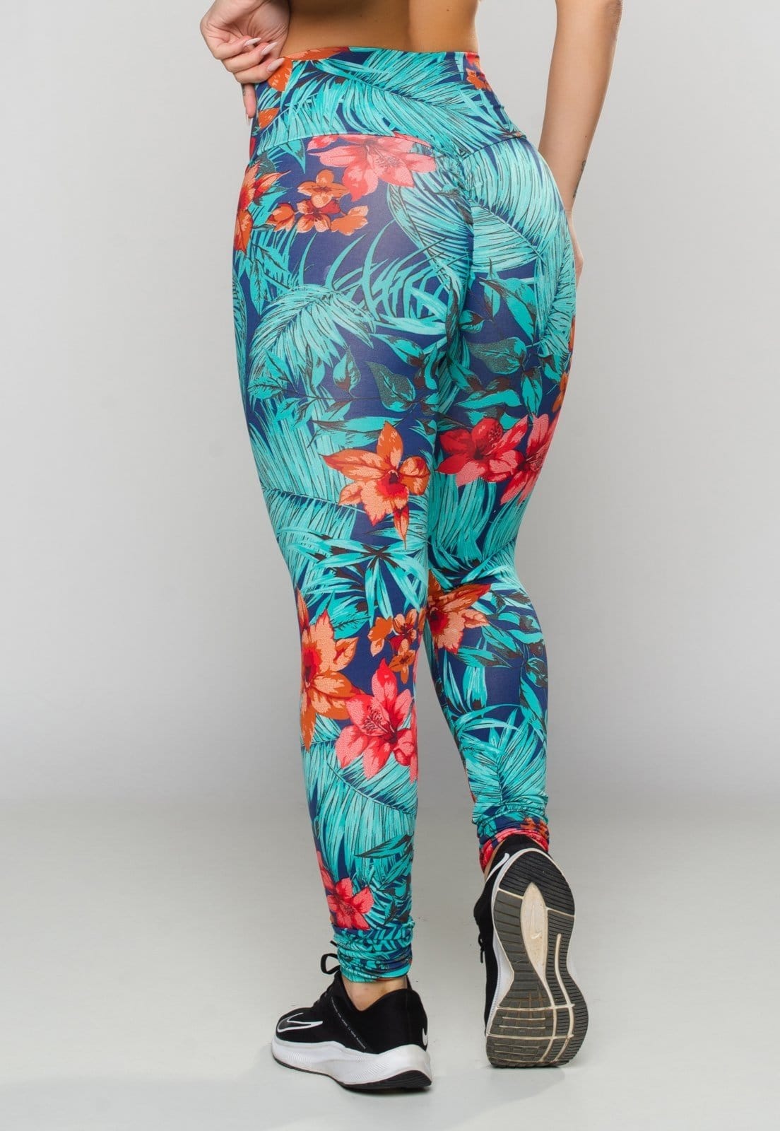 Vista 2 Calça Empina Bumbum MVB Modas Suplex Estampada Cintura Alta Amazônia Mvb Modas azul/estampado/multicolorido/verde