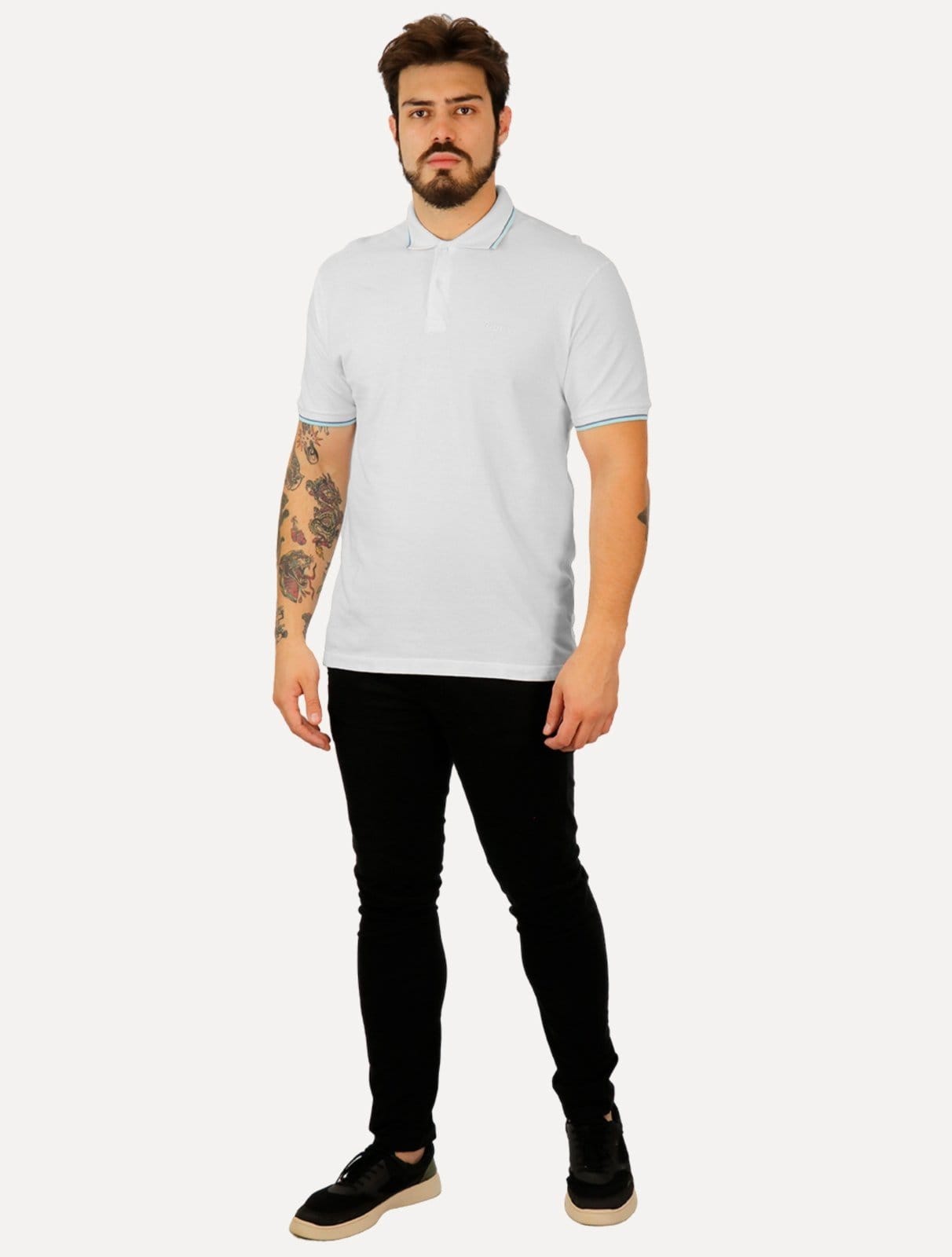 Vista 2 Polo Guess Masculina Piquet Frieze Logo Relief Branca Guess branco