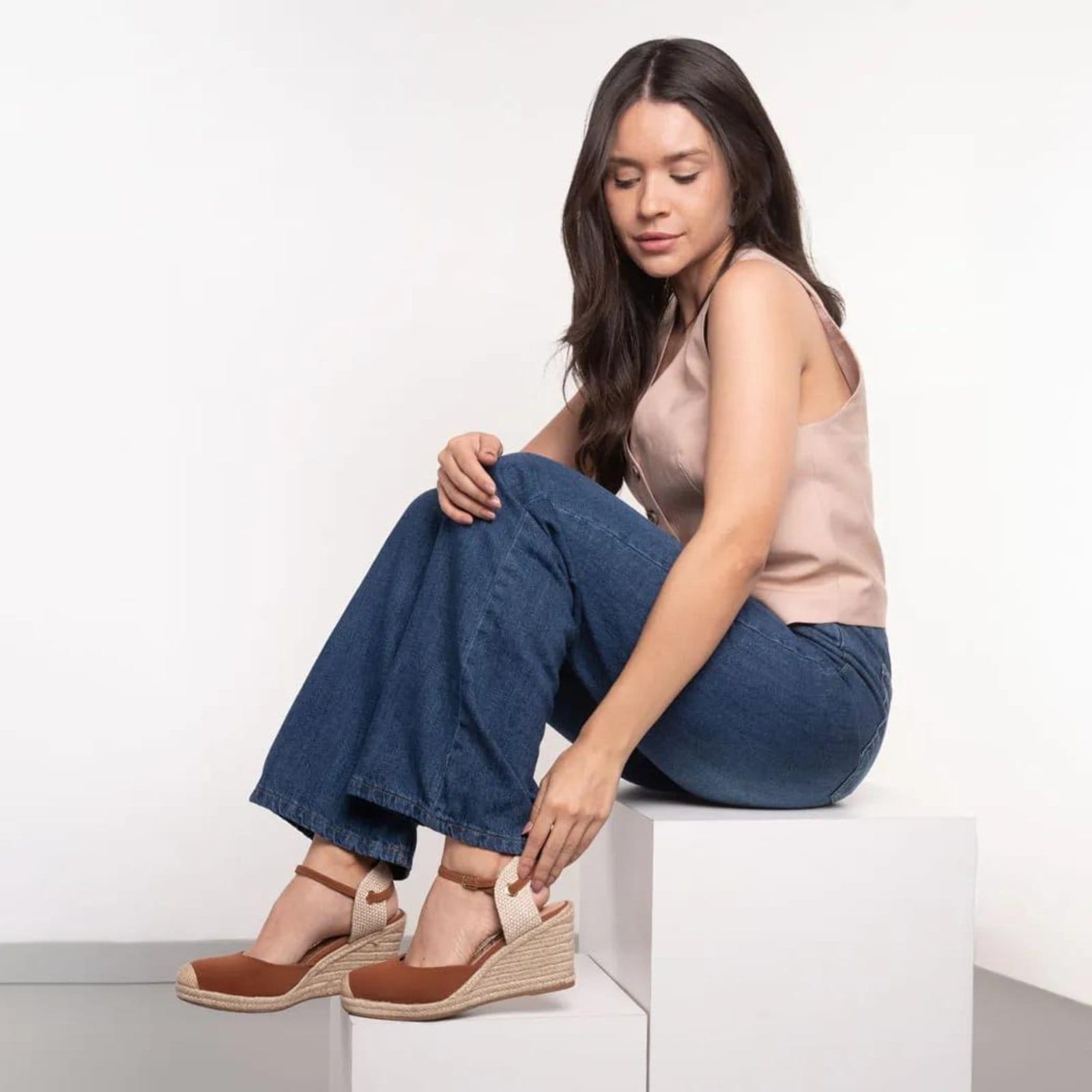 Vista 2 Sandália OSC Anabela Amarração Feminina OSC marrom