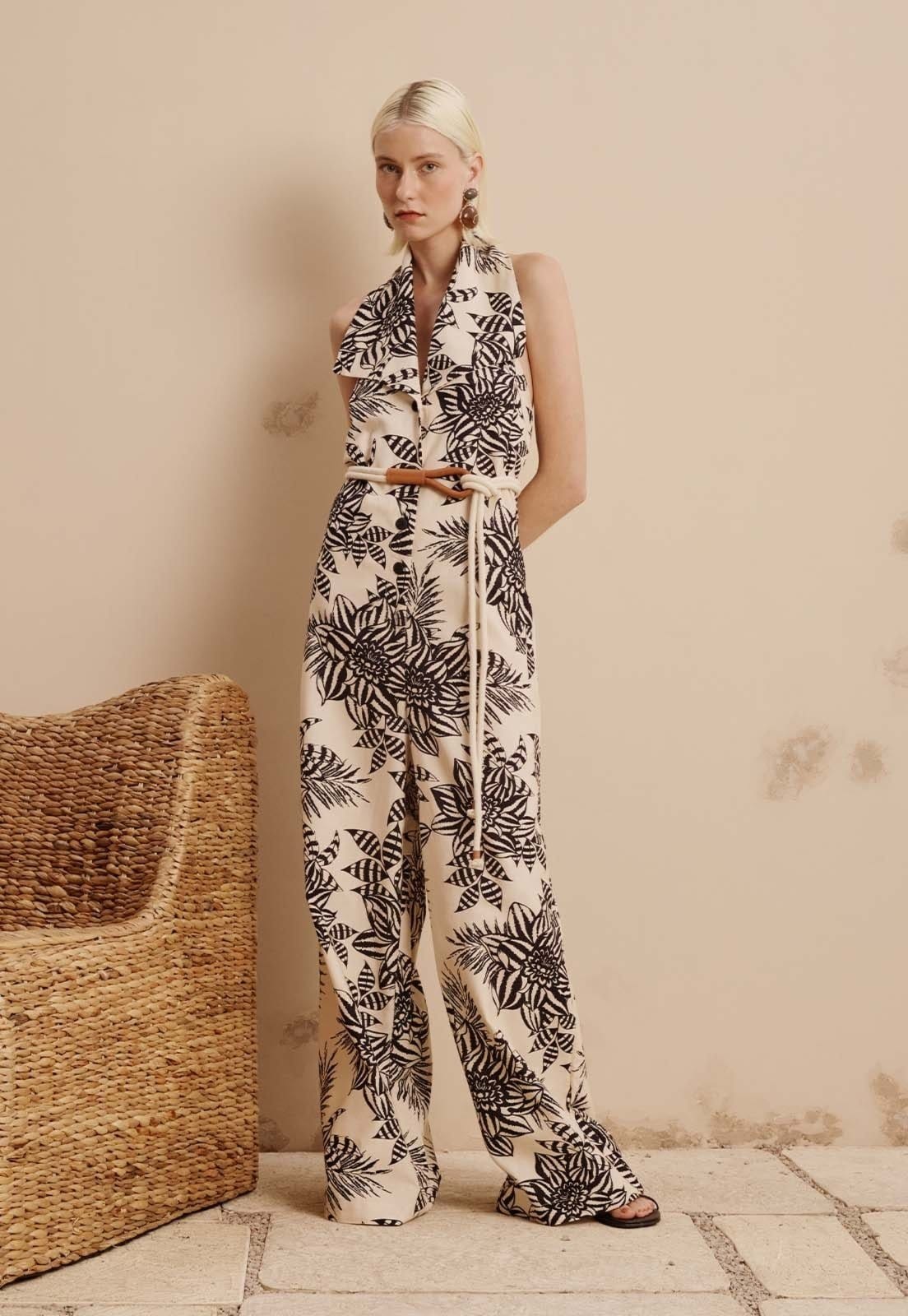 Macacão Detalhe Golão Estampado Carajas