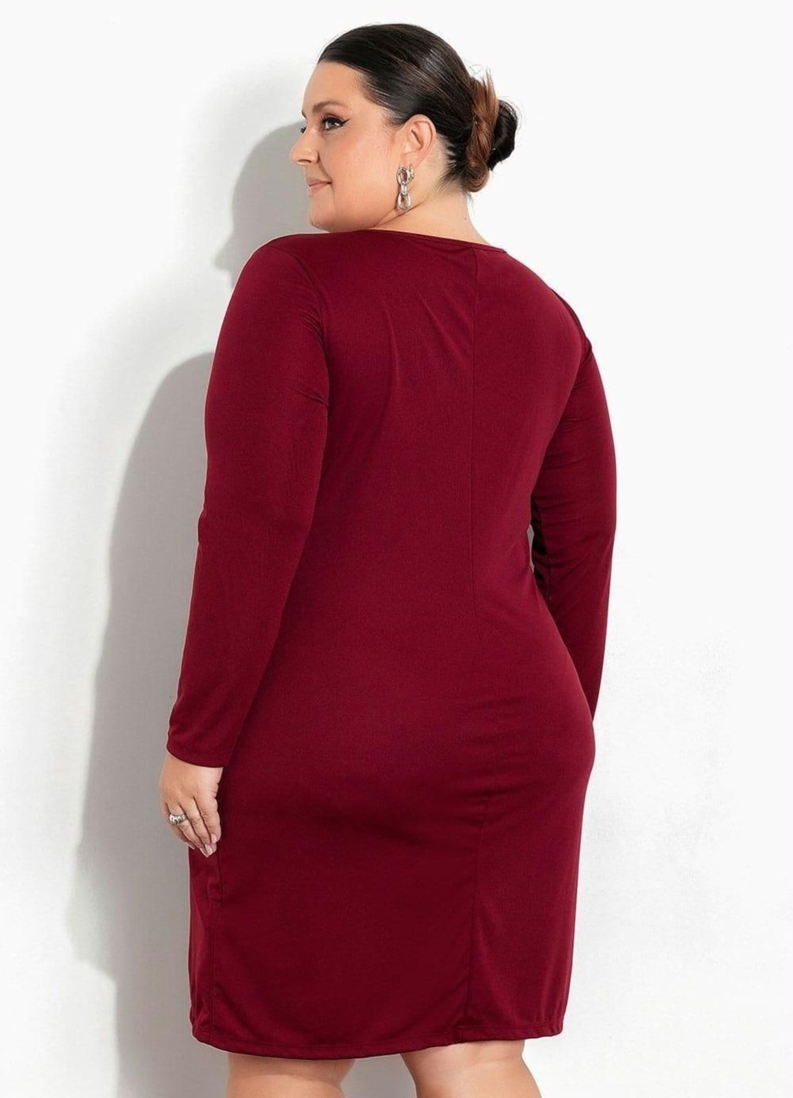 Vista 2 Vestido Com Amarração Plus Size Bordô Marguerite vermelho