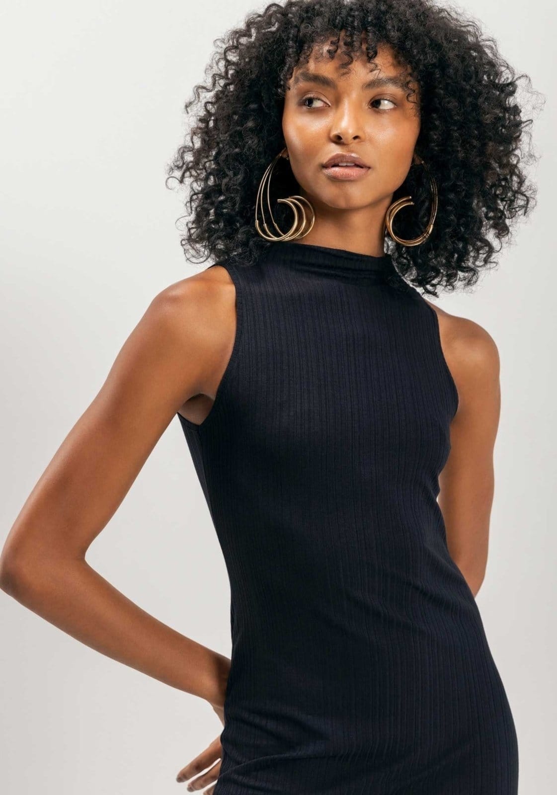 Vista 2 Vestido Midi Canelado Sem Mangas Com Gola Alta Lez a Lez poás