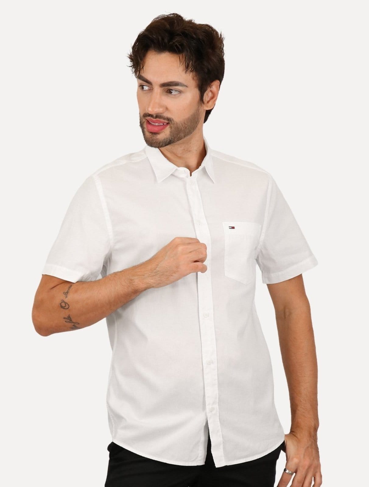 Camisa Tommy Jeans Masculina Regular Manga Curta Solid Poplin Branca