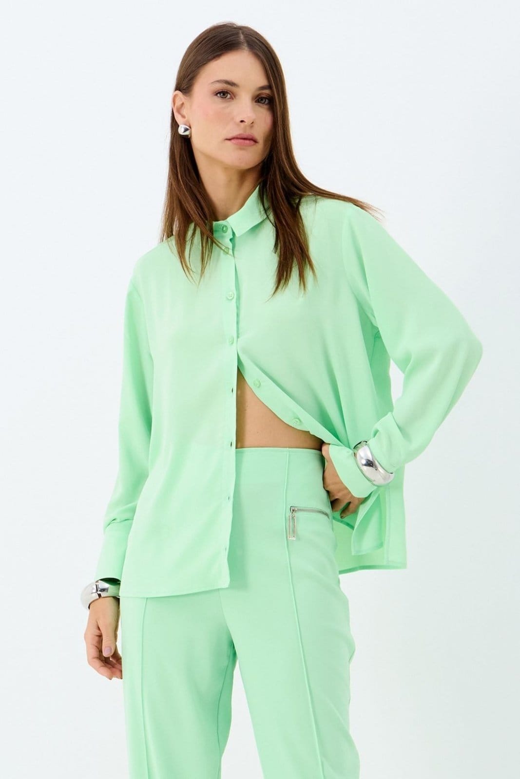 Vista principal Camisa Manga Longa Básica ACT FEMININO preto