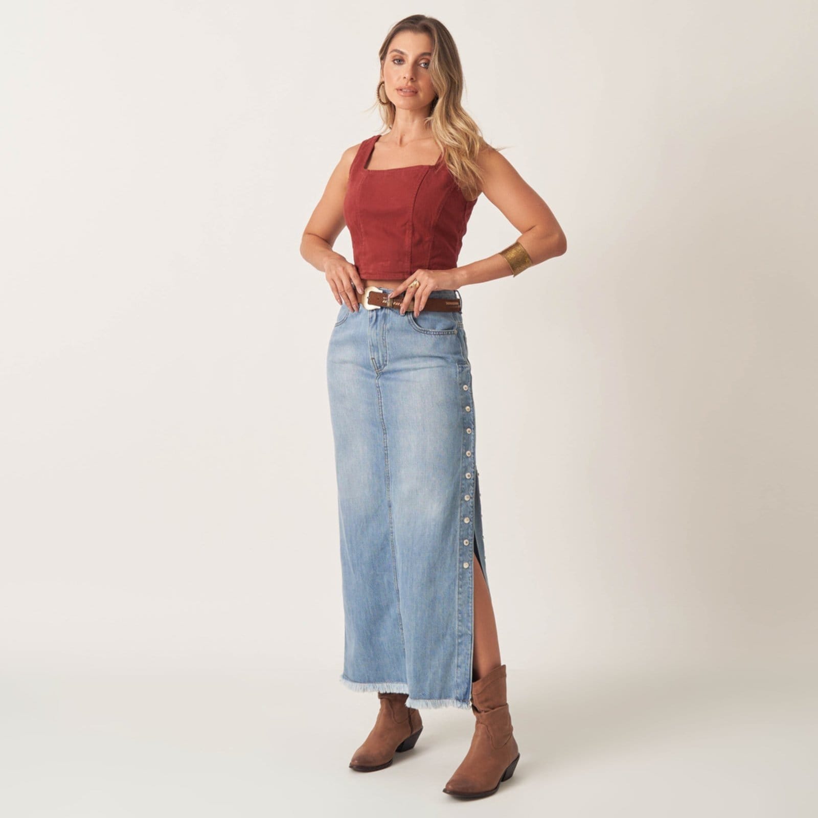 Vista 2 Saia Jeans Longa Abertura Botões Lateral Bloom azul