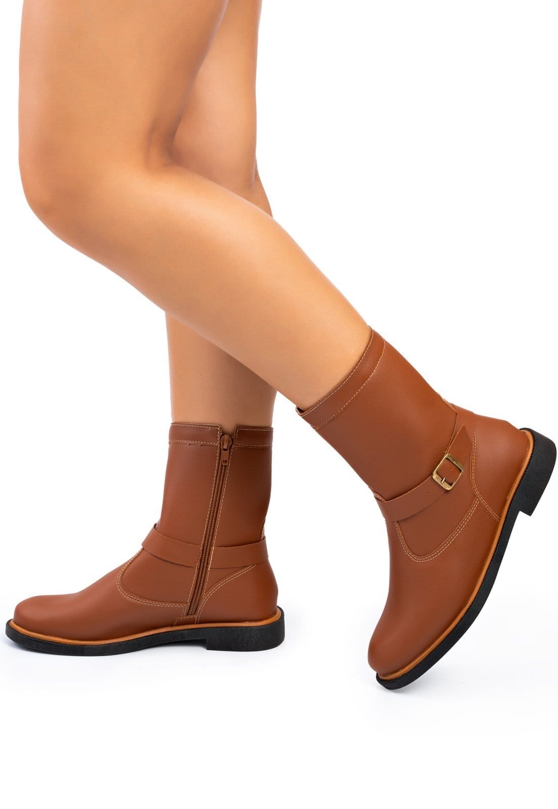 Vista 2 Bota Cano Curto Montaria Lumiss Salto Baixo Biker Confortável Marrom LUMISS caramelo