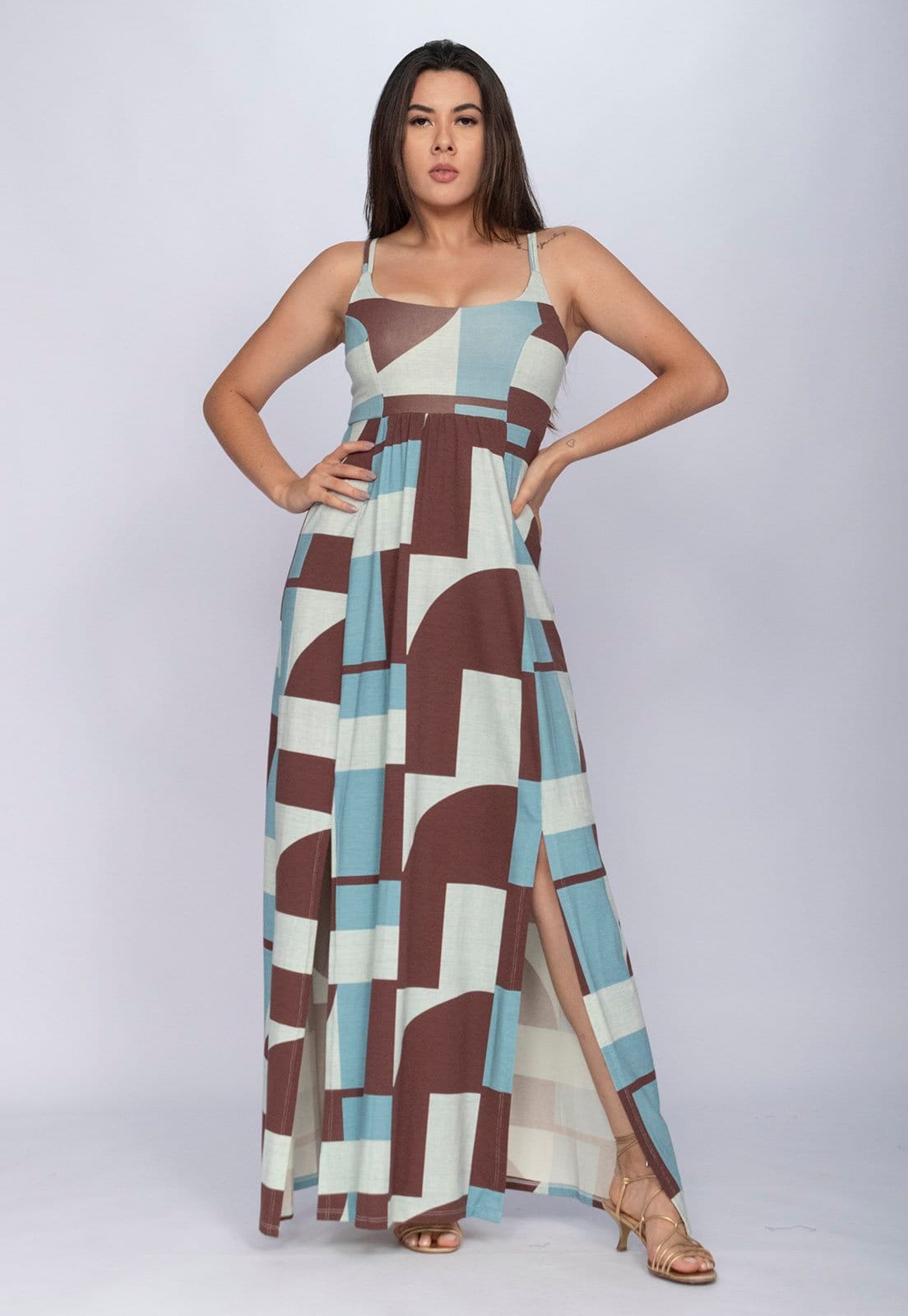 Vista 2 Vestido CabanaFree Longo Jambo Malha Aberturas Santa Rosa do Tocantins Cabanafree azul/estampado rosa