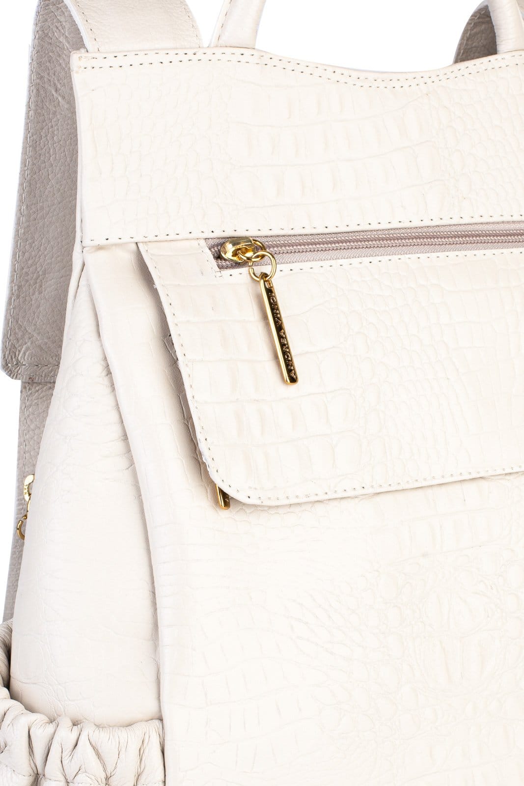 Vista 2 Mochila antifurto de couro croco Suelen - Marfim Andrea Vinci caramelo