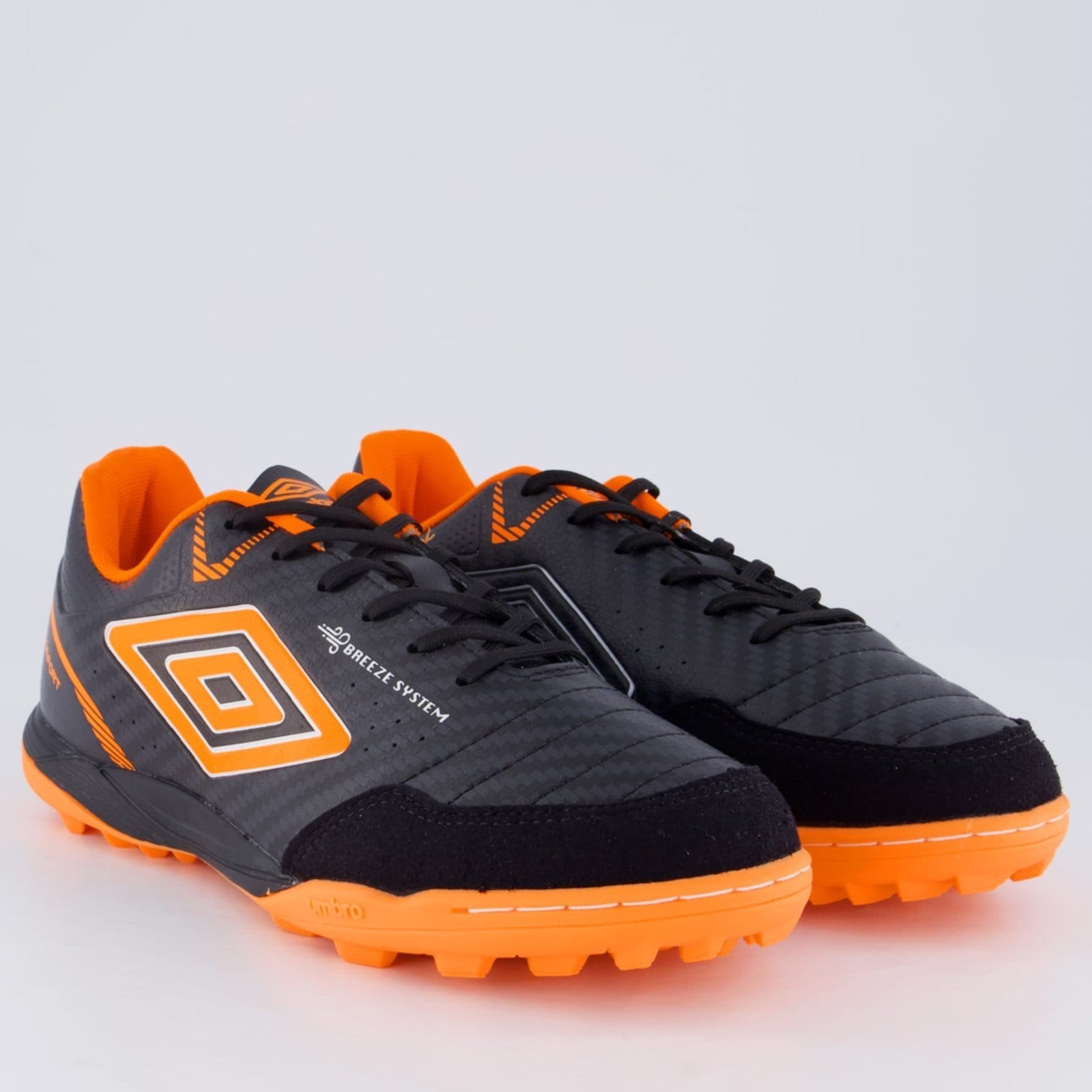 Vista 2 Chuteira Umbro Neo-Confort Society Preta e Laranja Umbro preto