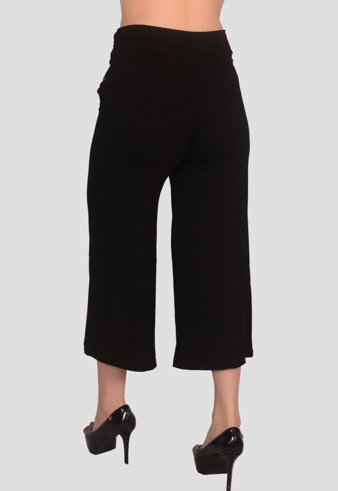 Vista 2 Calça Pantacourt Midi com Cinto de Malha Viscolycra Toda Casual St Madame preto