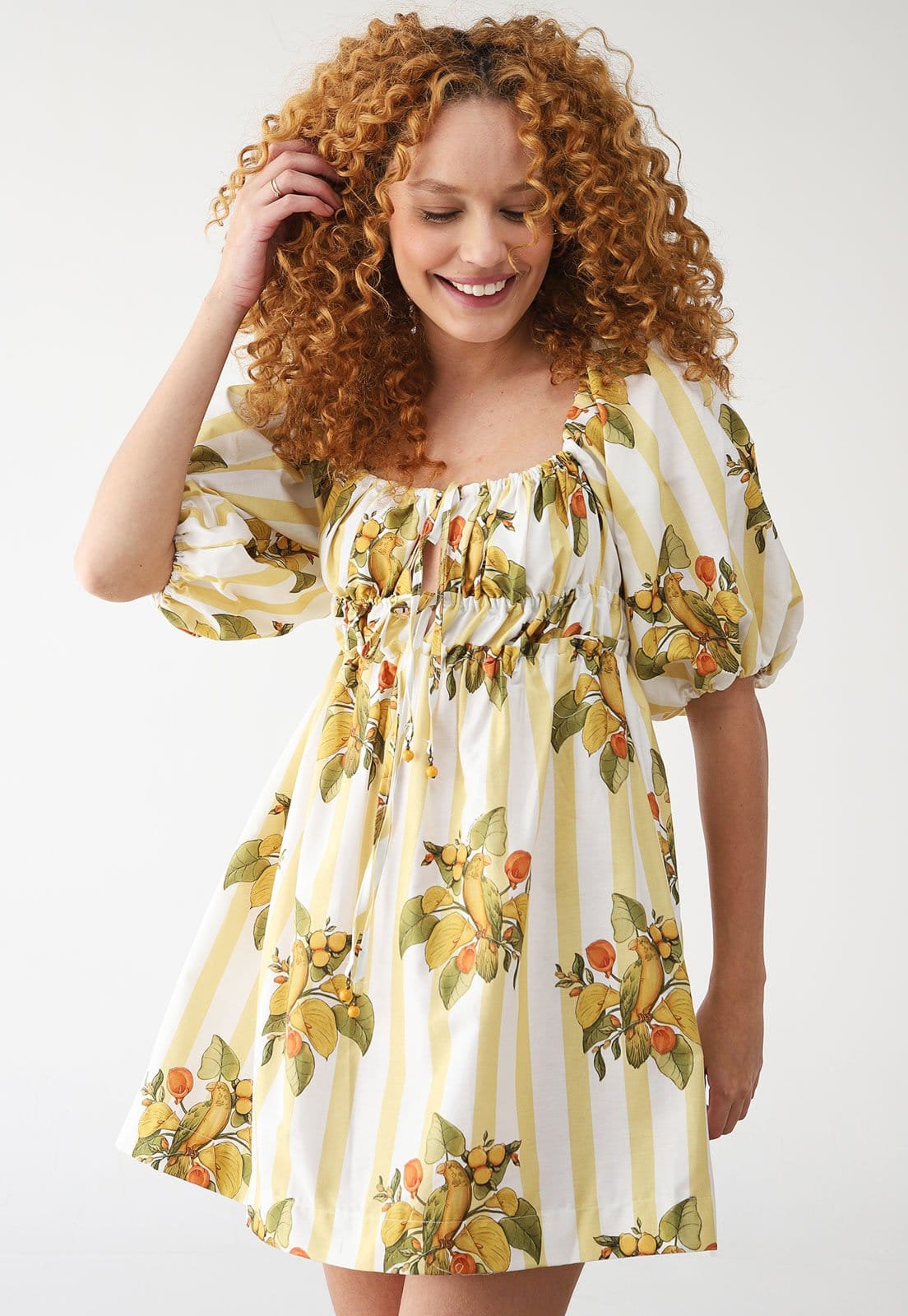 Vestido FARM Curto Passaro Chic