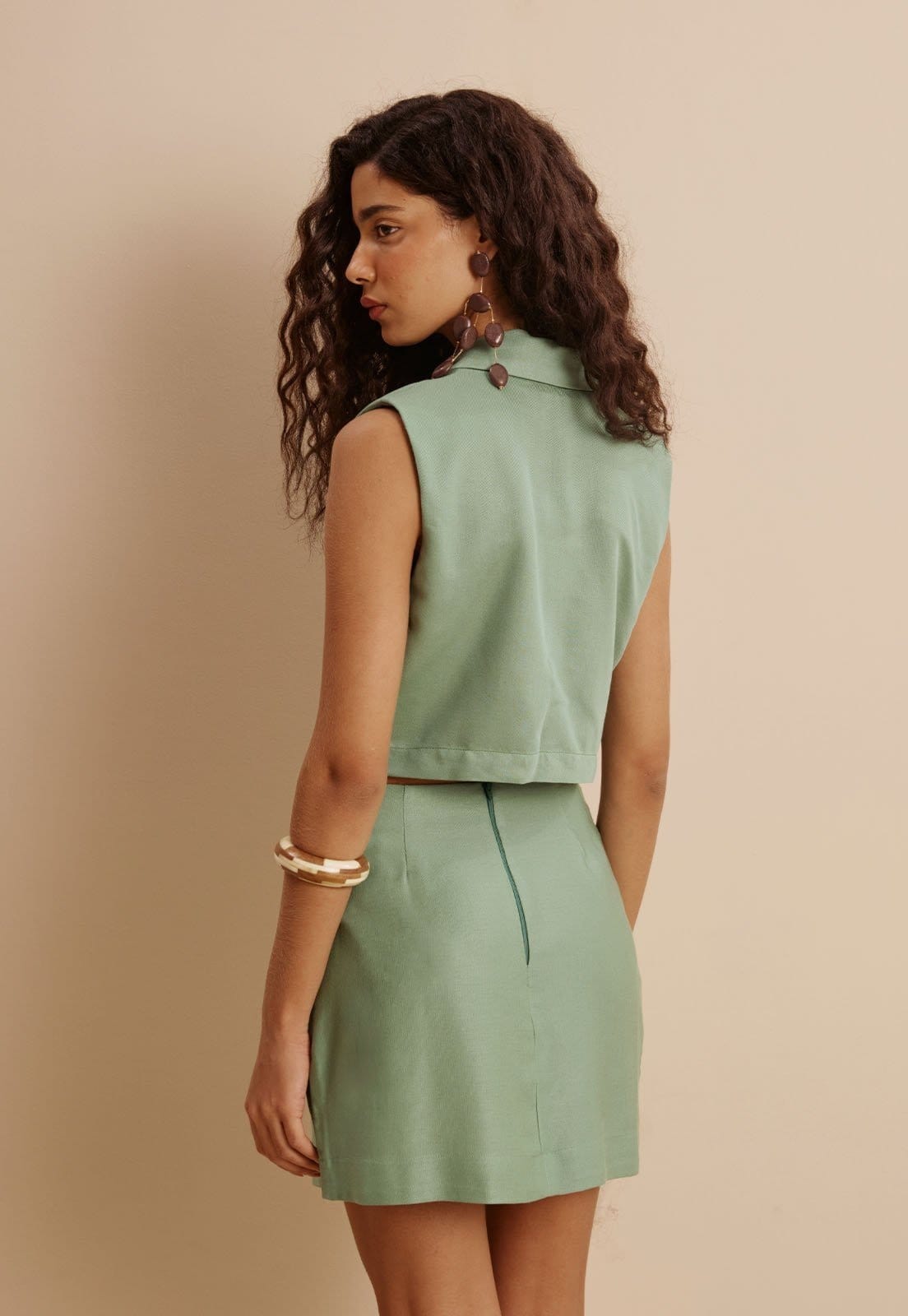 Vista 2 Saia Curta Bolsos CaCay verde oliva