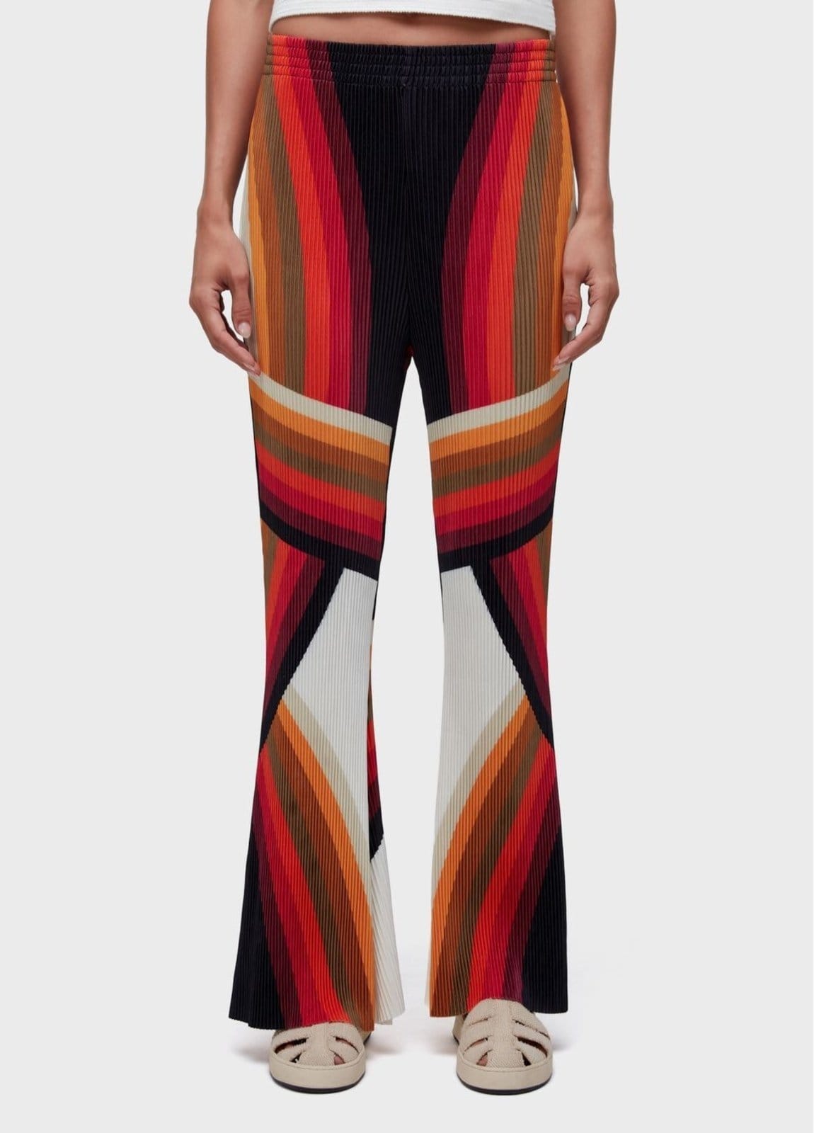 Vista 2 Calça reta plisse onda Osklen preto