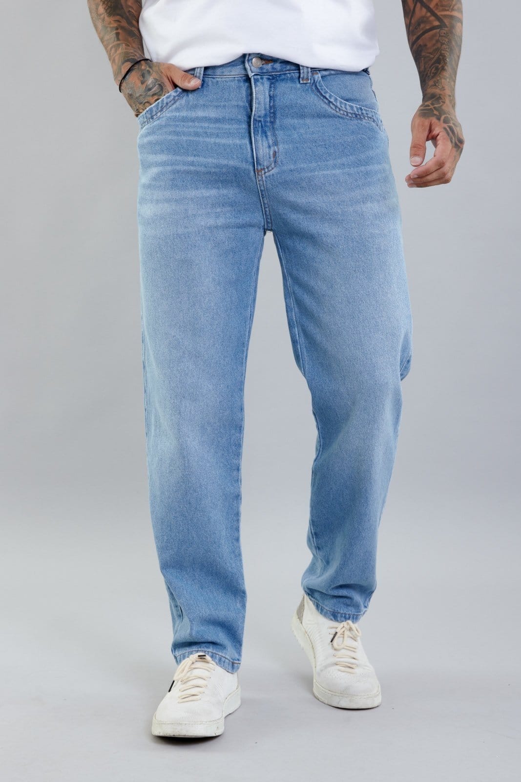 Vista principal Calça Jeans Masculina Perna Reta com Lavagem Clara Dialogo Jeans azul marinho