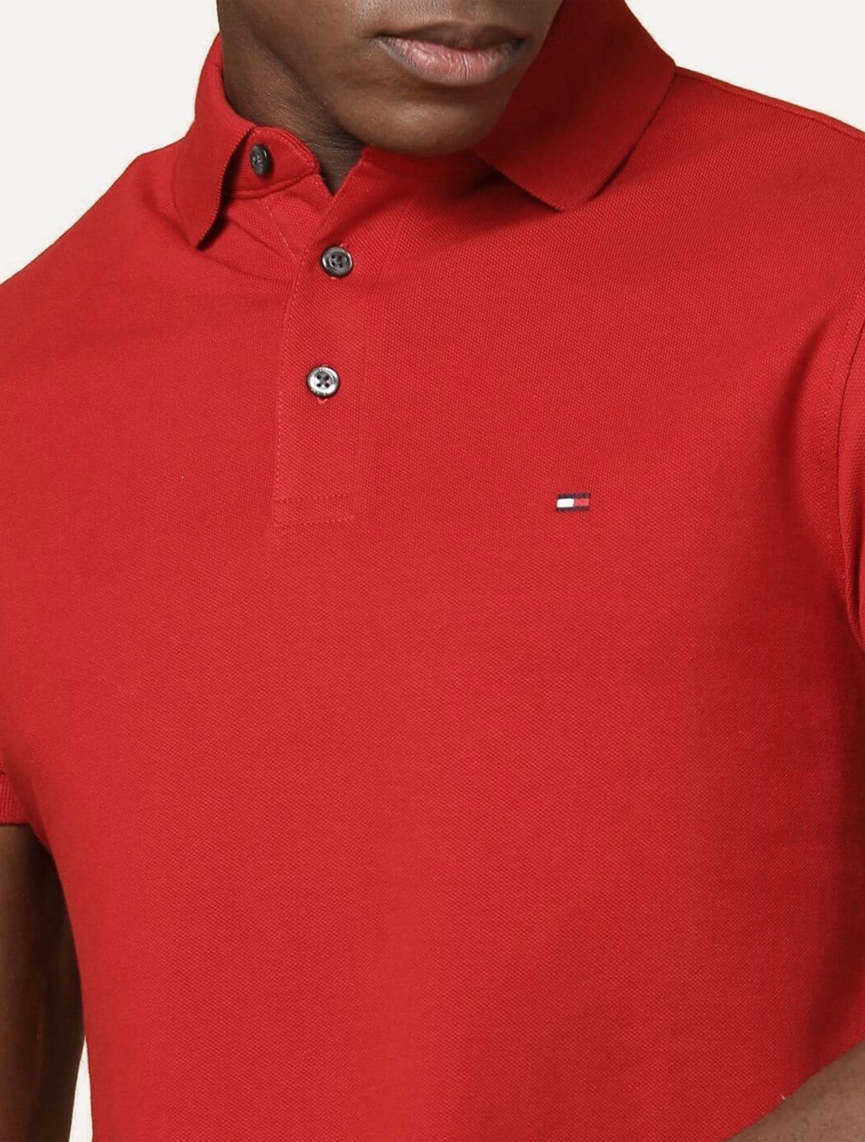 Vista 2 Polo Tommy Hilfiger Masculina Slim Piquet 1985 Vermelha Tommy Hilfiger vermelho
