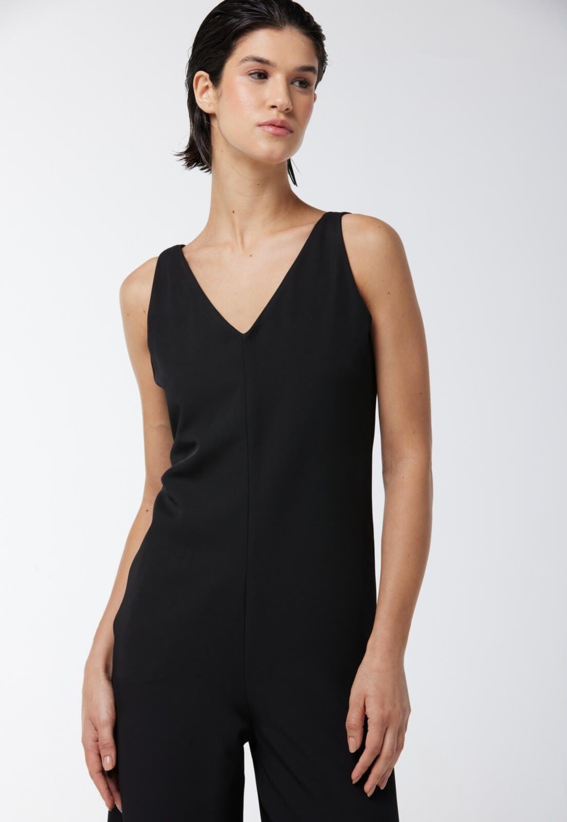 Vista 2 Macacão Longo Traymon Decote V Traymon preto