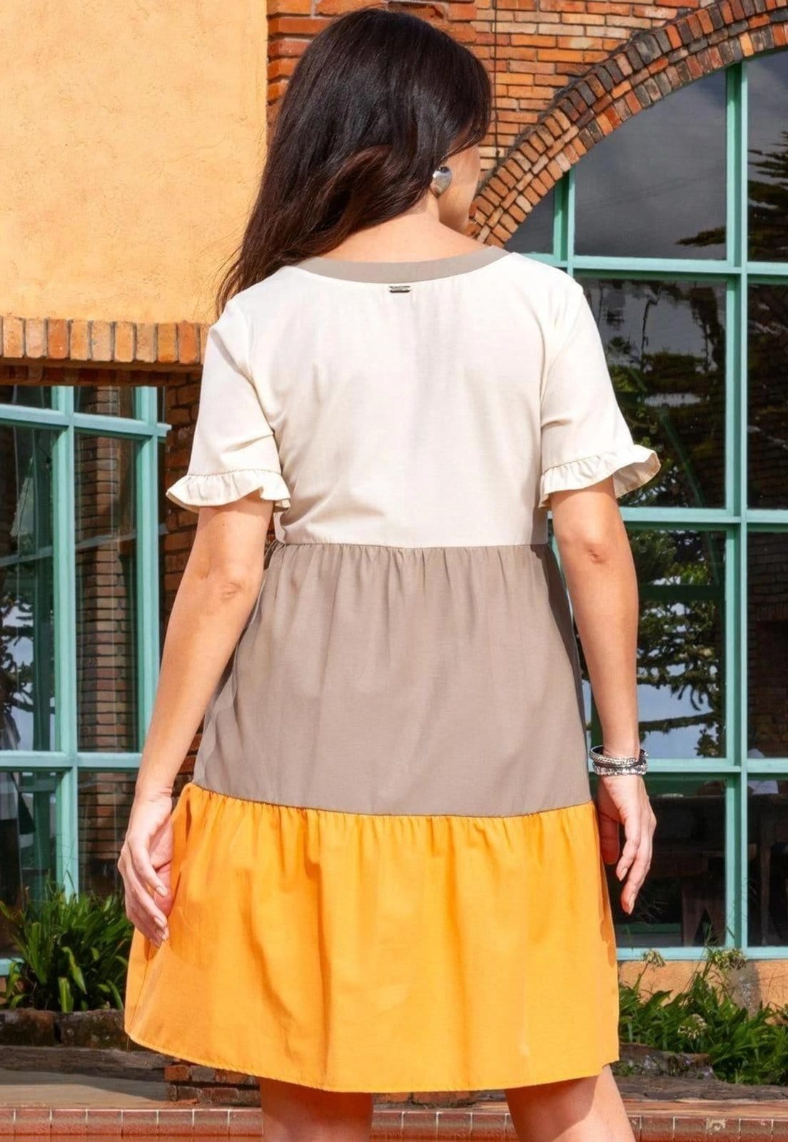 Vista 2 Vestido Bicolor Em Malha Quintess verde